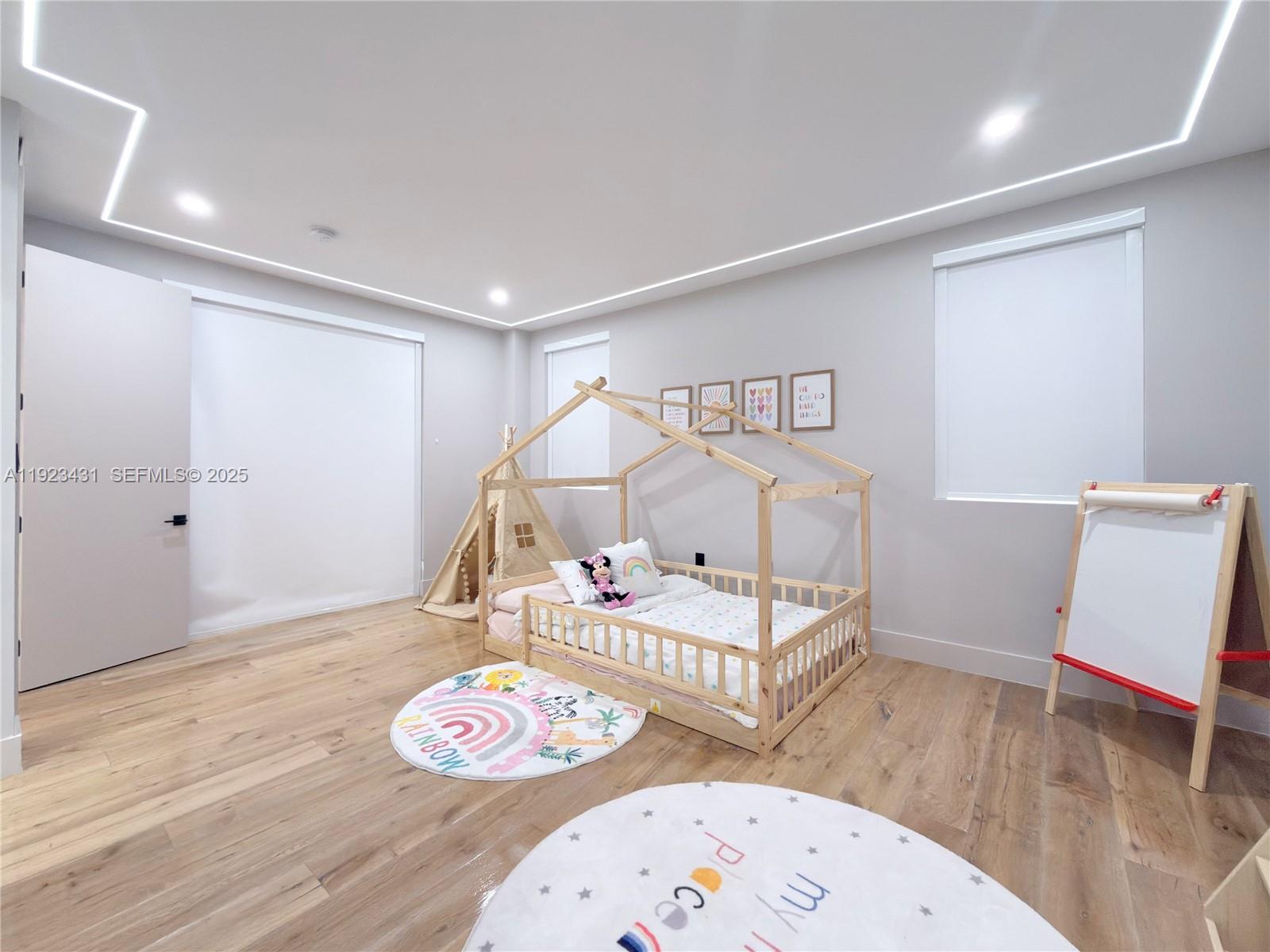 10098 NW 74th Ter Doral, FL 33178