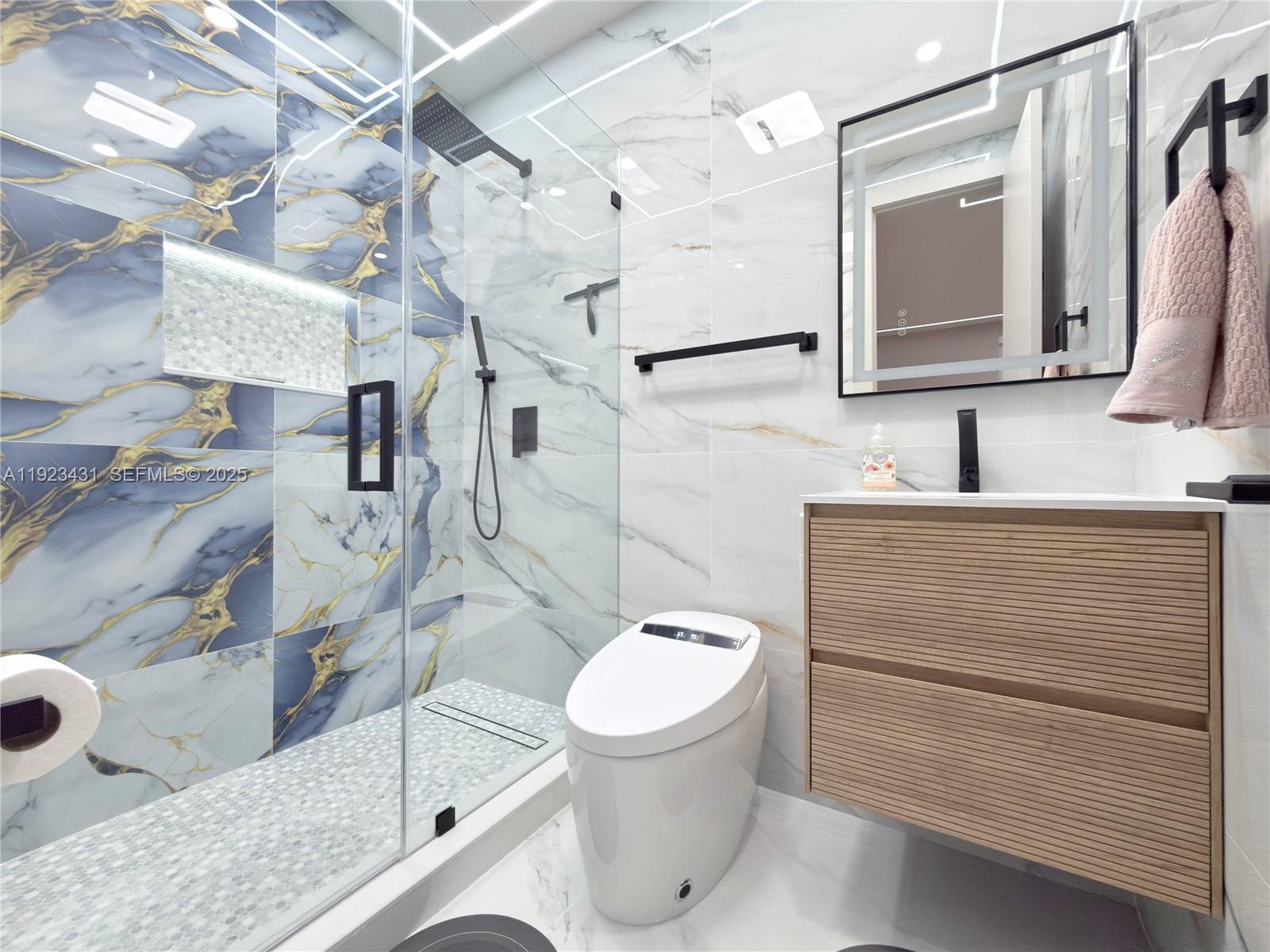 10098 NW 74th Ter Doral, FL 33178