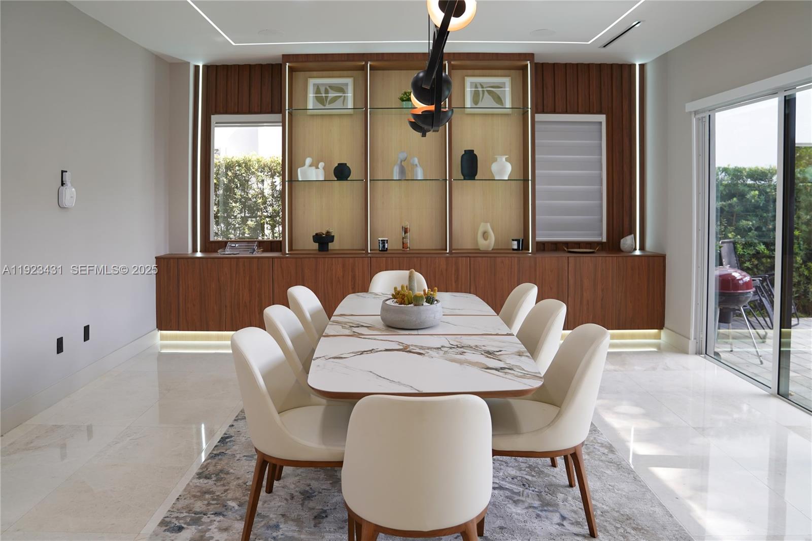 10098 NW 74th Ter Doral, FL 33178