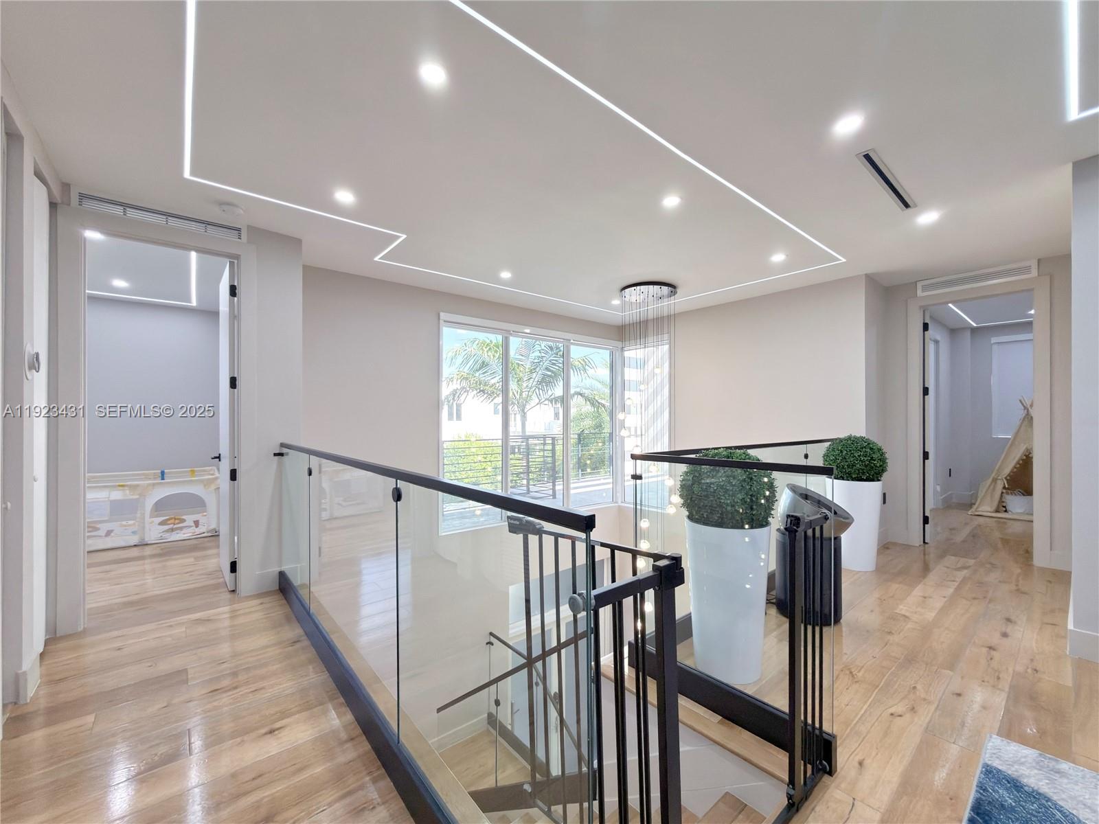 10098 NW 74th Ter Doral, FL 33178