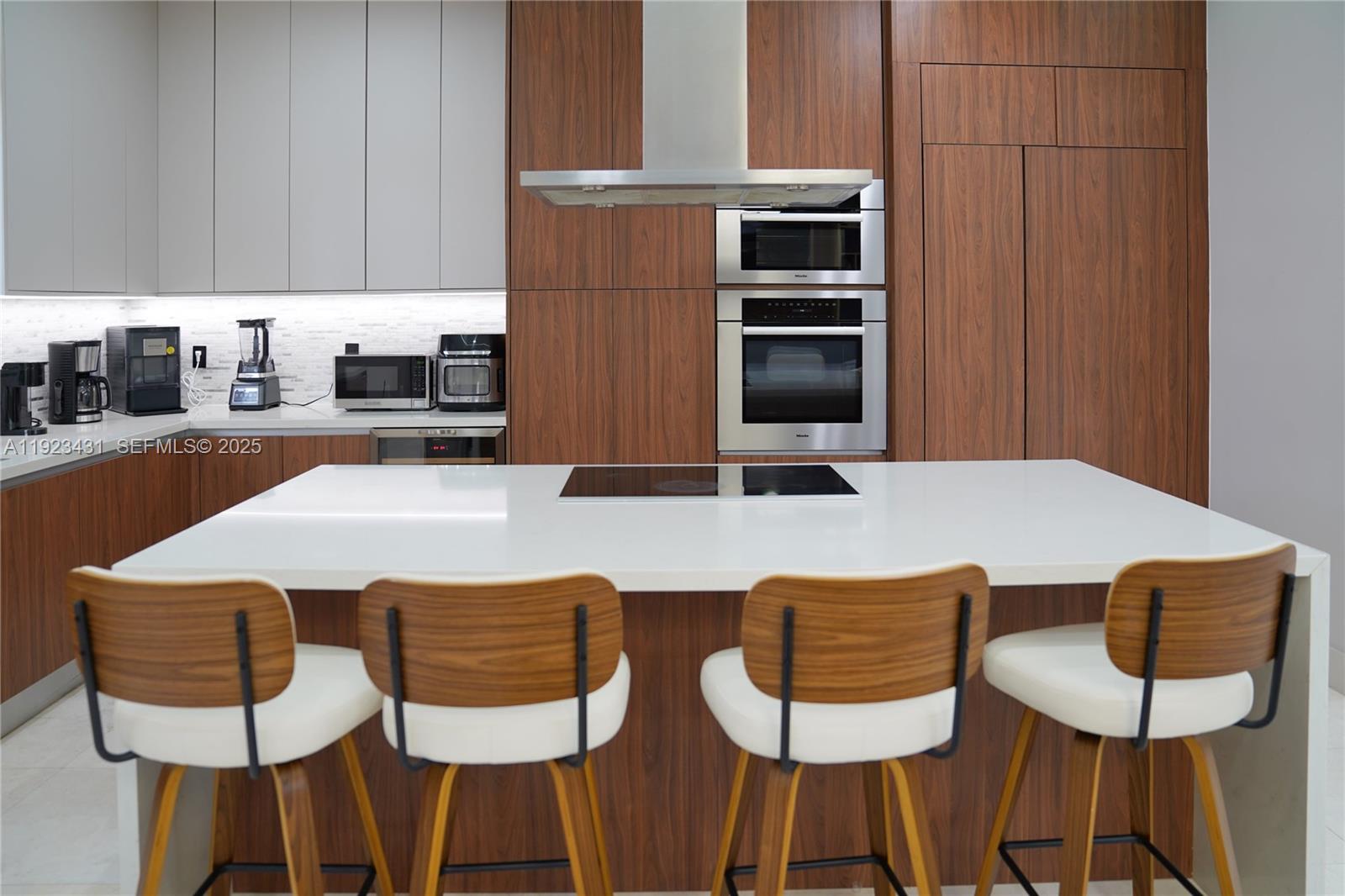 10098 NW 74th Ter Doral, FL 33178