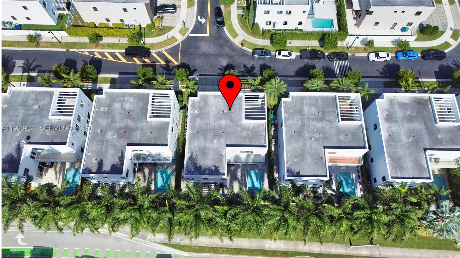 10098 NW 74th Ter Doral, FL 33178