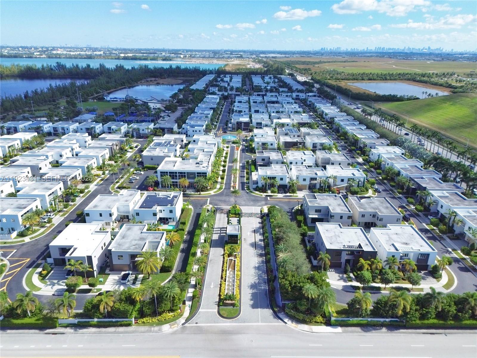 10098 NW 74th Ter Doral, FL 33178