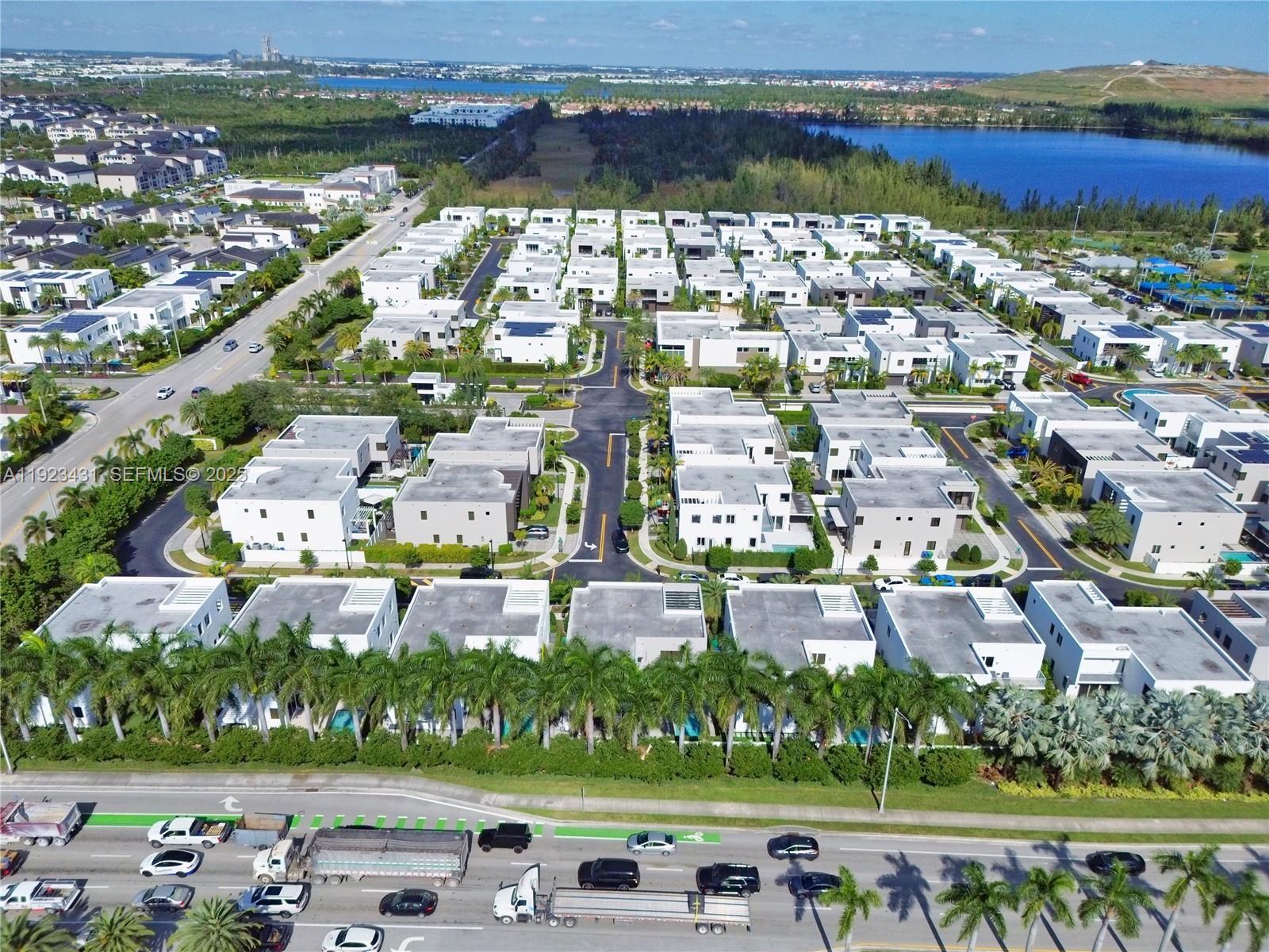 10098 NW 74th Ter Doral, FL 33178