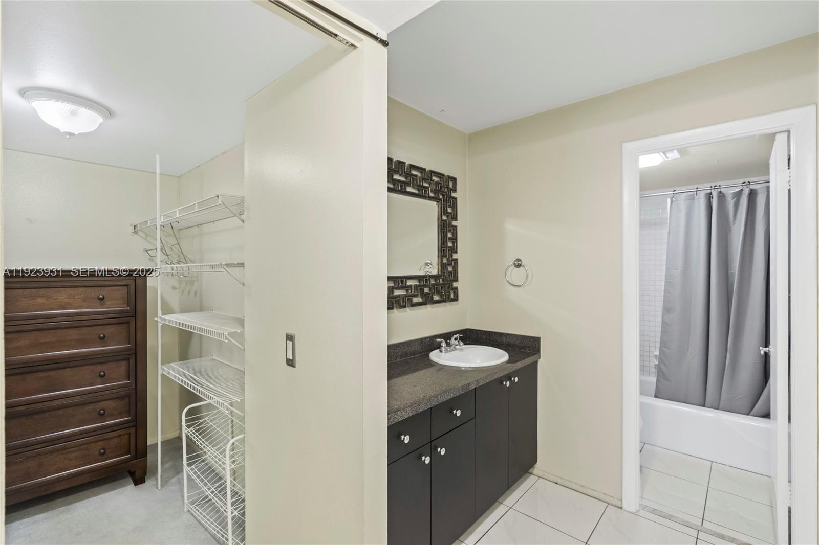 3800 N Hills Dr #206 Hollywood, FL 33021