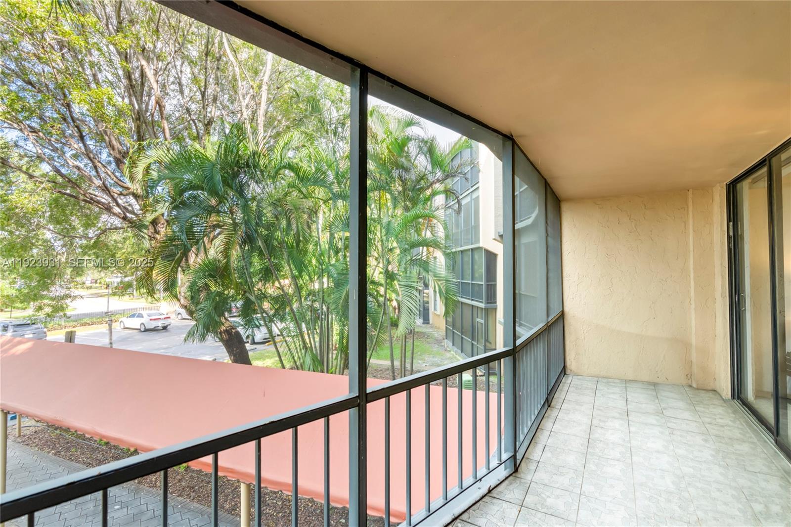 3800 N Hills Dr #206 Hollywood, FL 33021