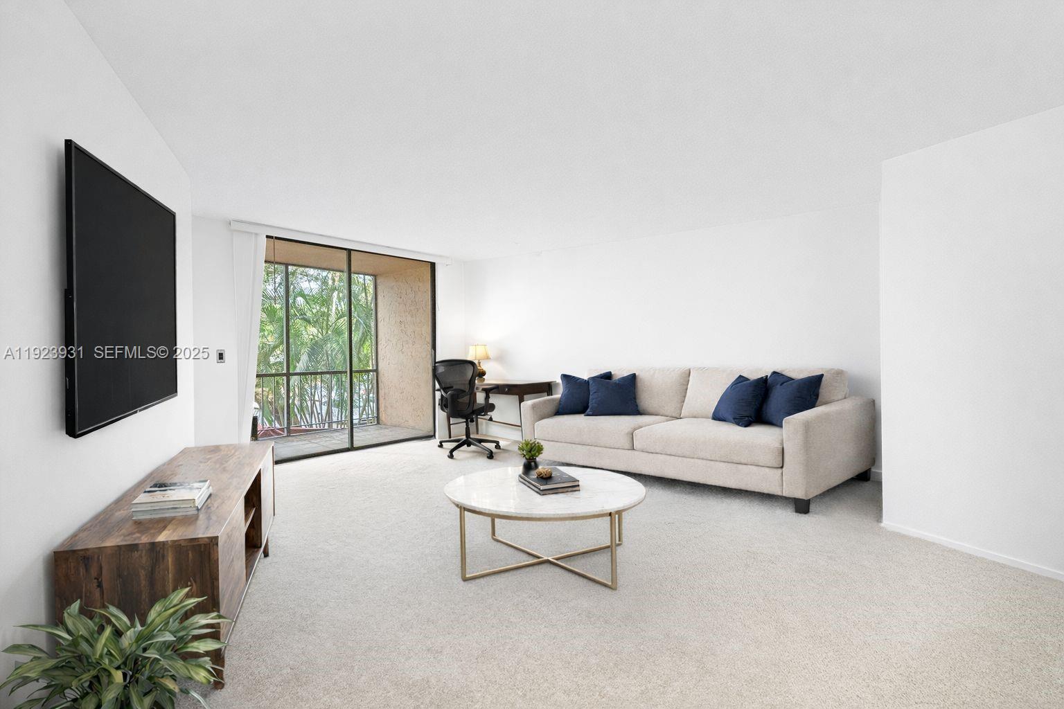 3800 N Hills Dr #206 Hollywood, FL 33021