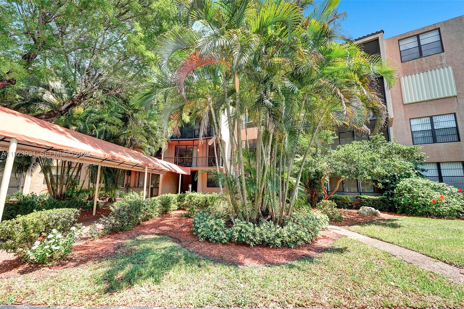 3800 N Hills Dr #206 Hollywood, FL 33021