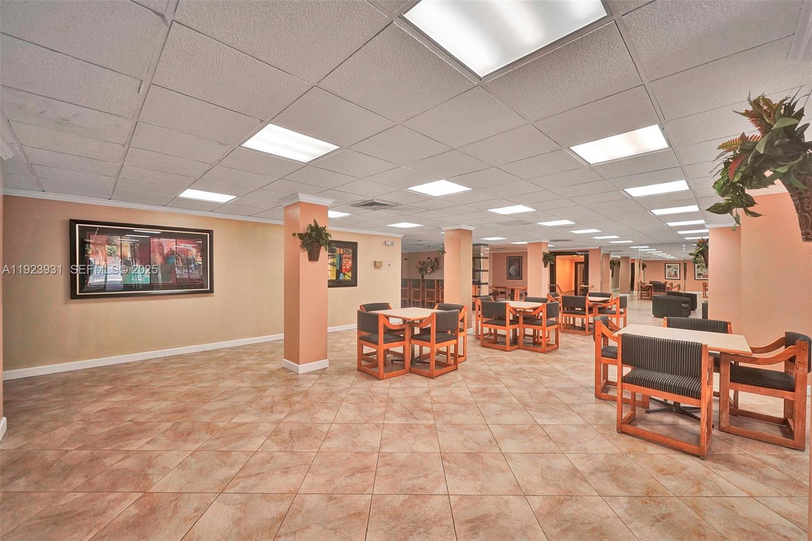 3800 N Hills Dr #206 Hollywood, FL 33021