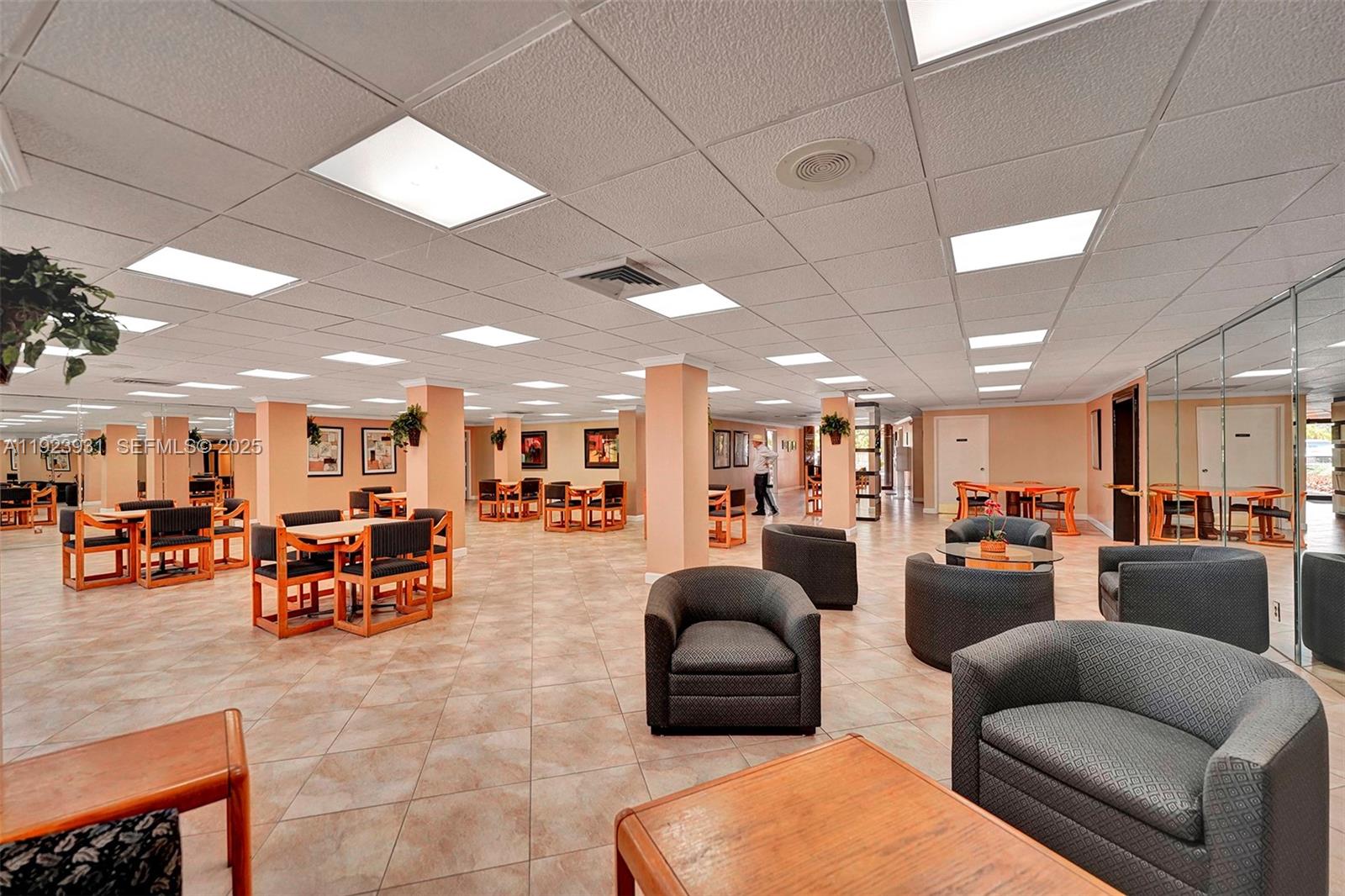 3800 N Hills Dr #206 Hollywood, FL 33021