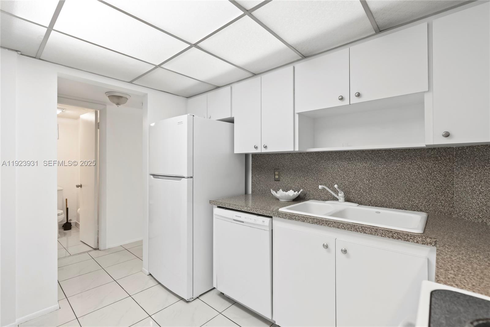 3800 N Hills Dr #206 Hollywood, FL 33021