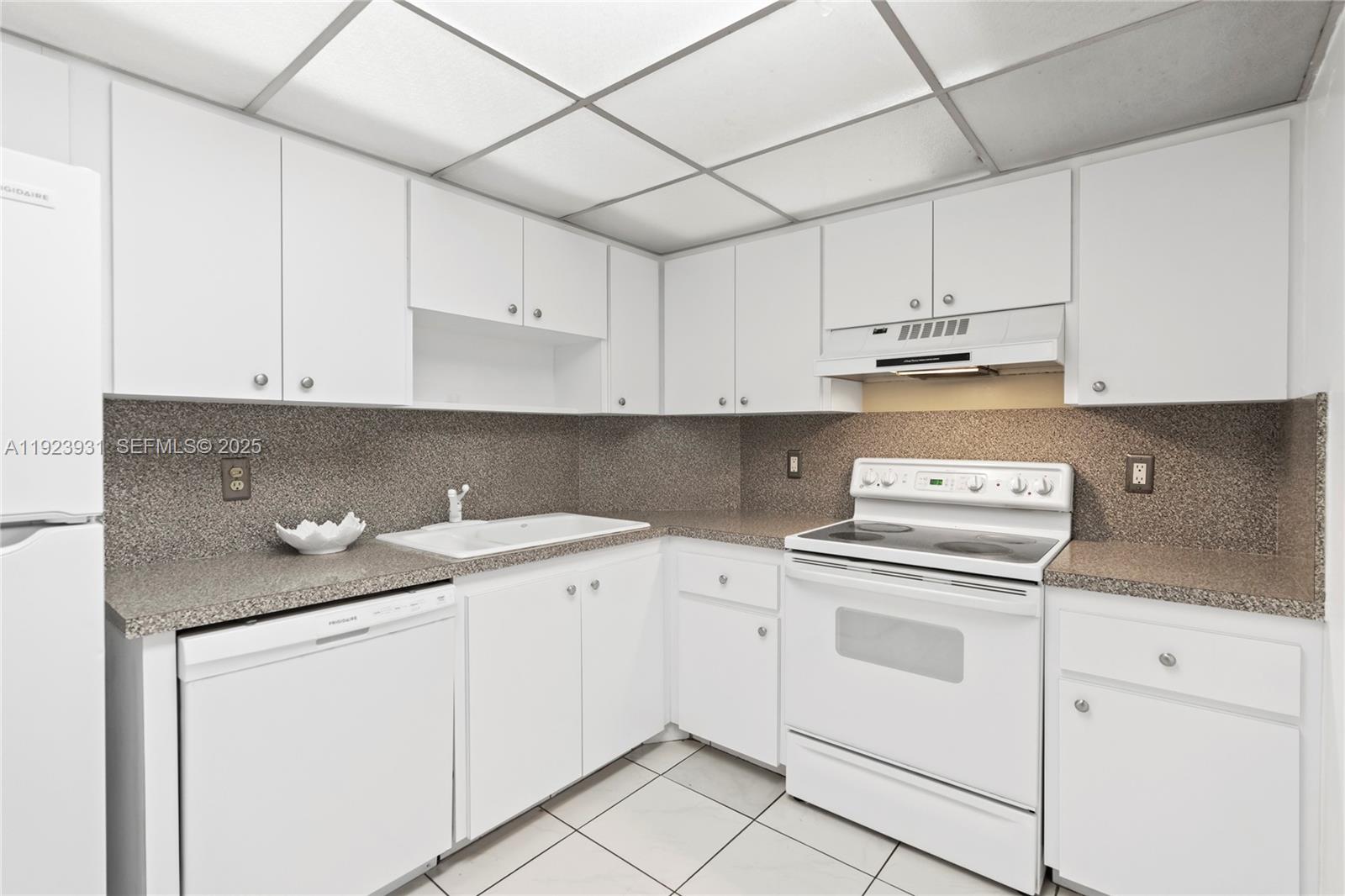 3800 N Hills Dr #206 Hollywood, FL 33021