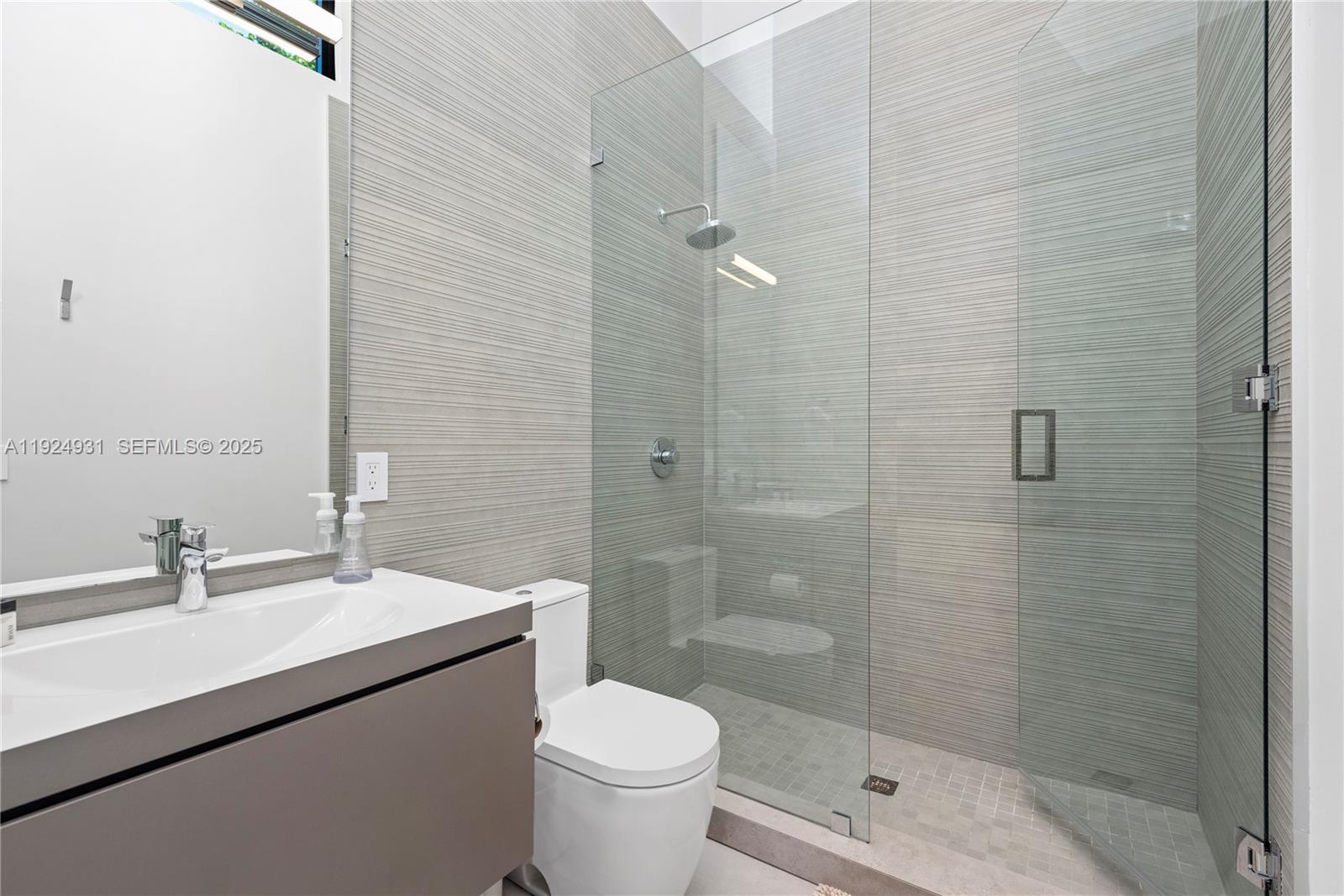 2700 NE 18th St Fort Lauderdale, FL 33305