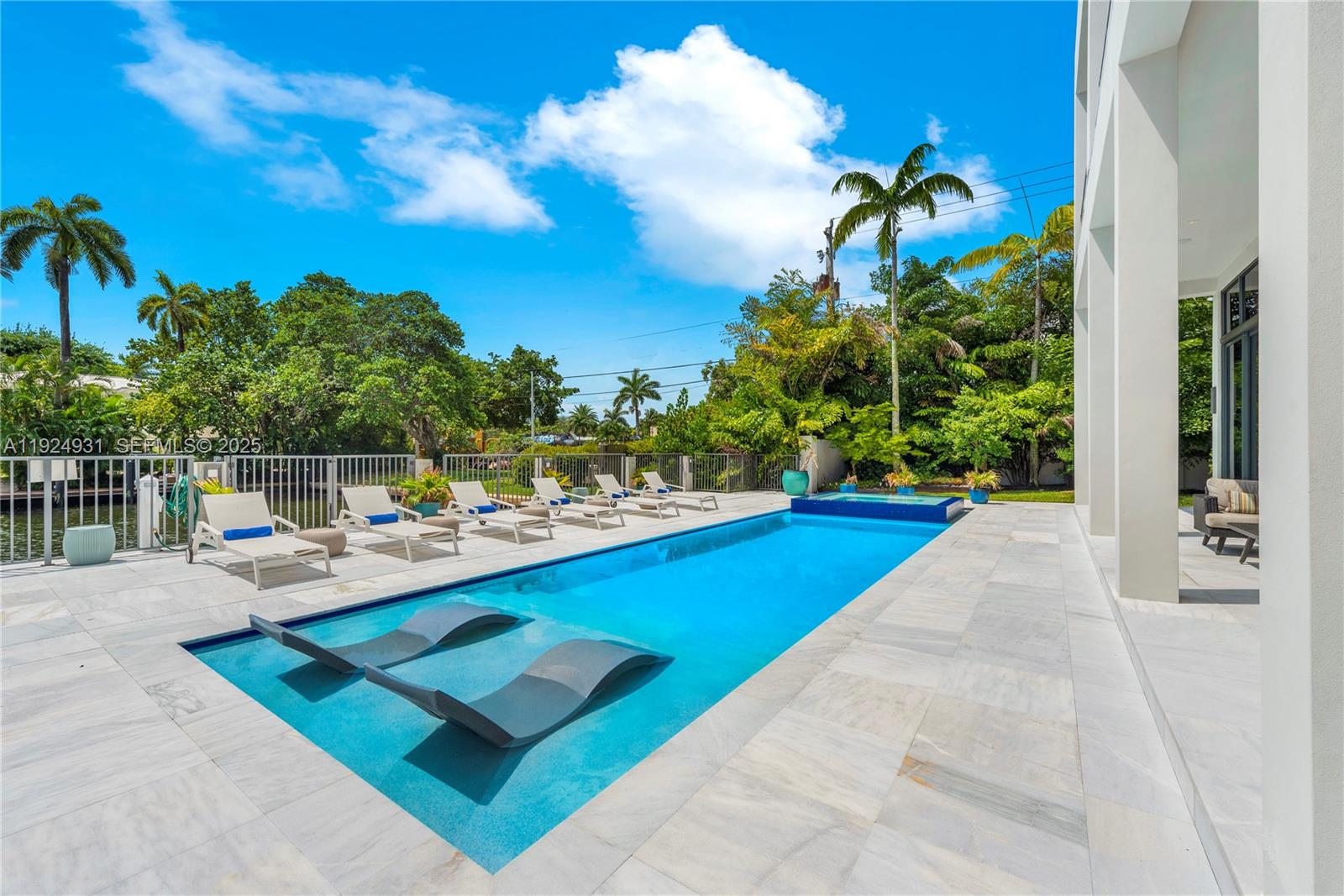 2700 NE 18th St Fort Lauderdale, FL 33305