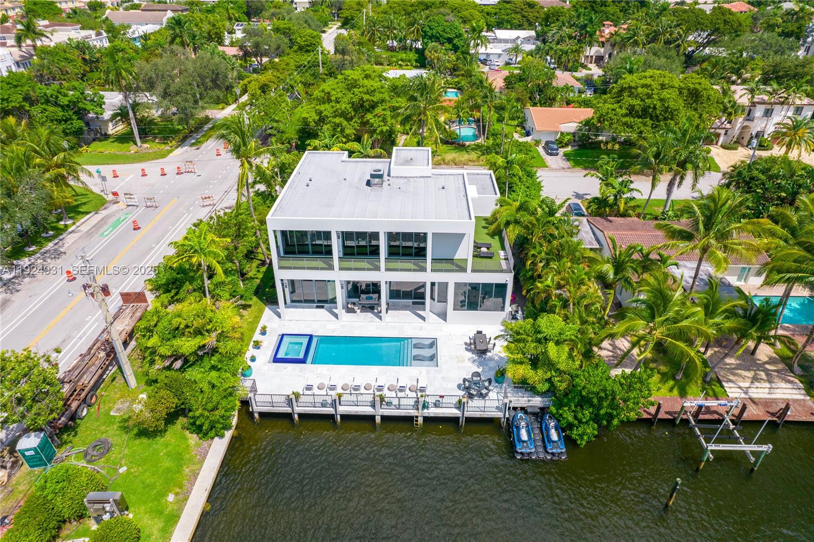 2700 NE 18th St Fort Lauderdale, FL 33305