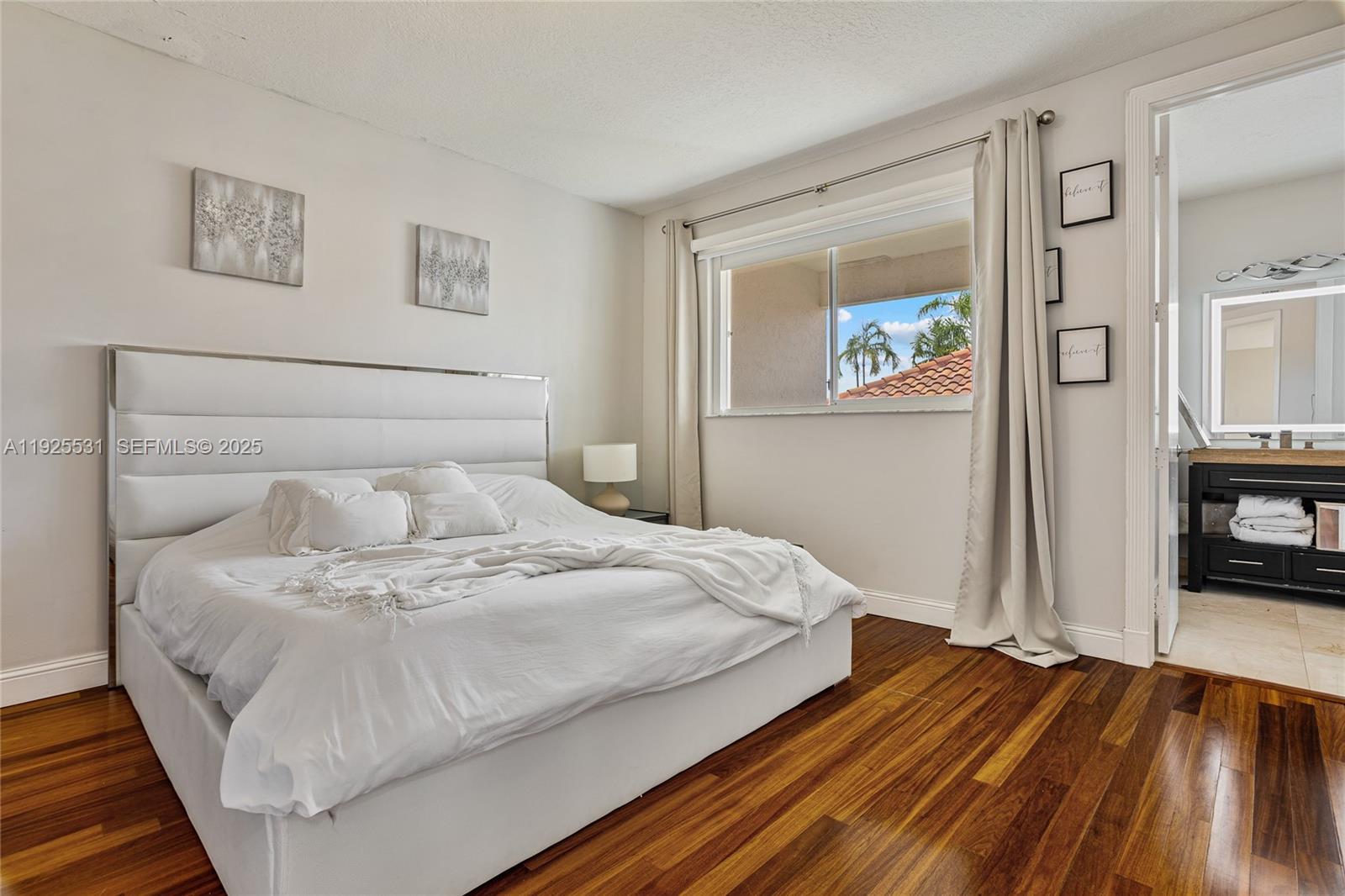 2706 Oakmont Weston, FL 33332