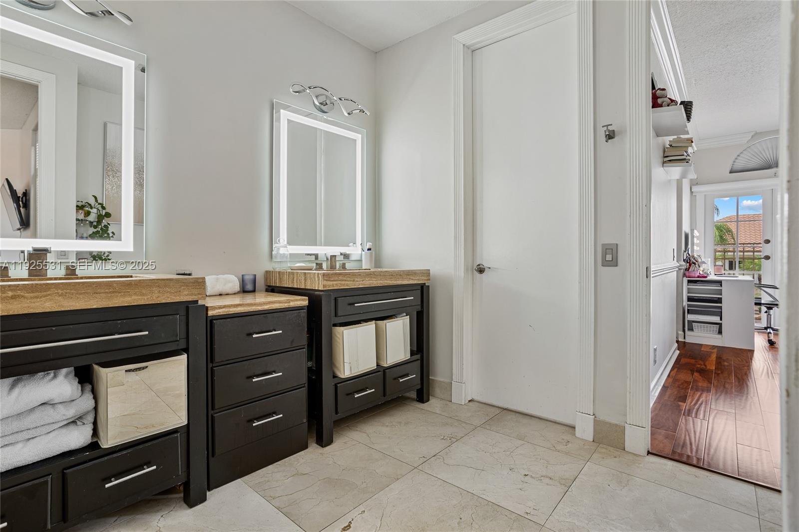 2706 Oakmont Weston, FL 33332