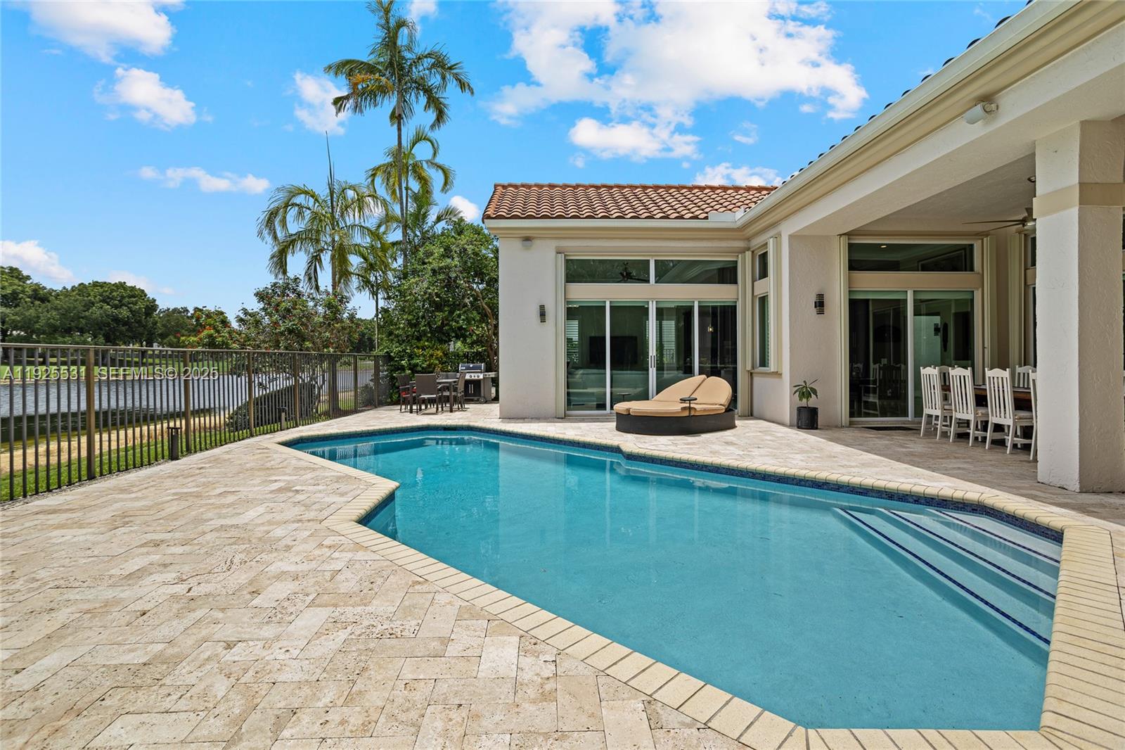 2706 Oakmont Weston, FL 33332