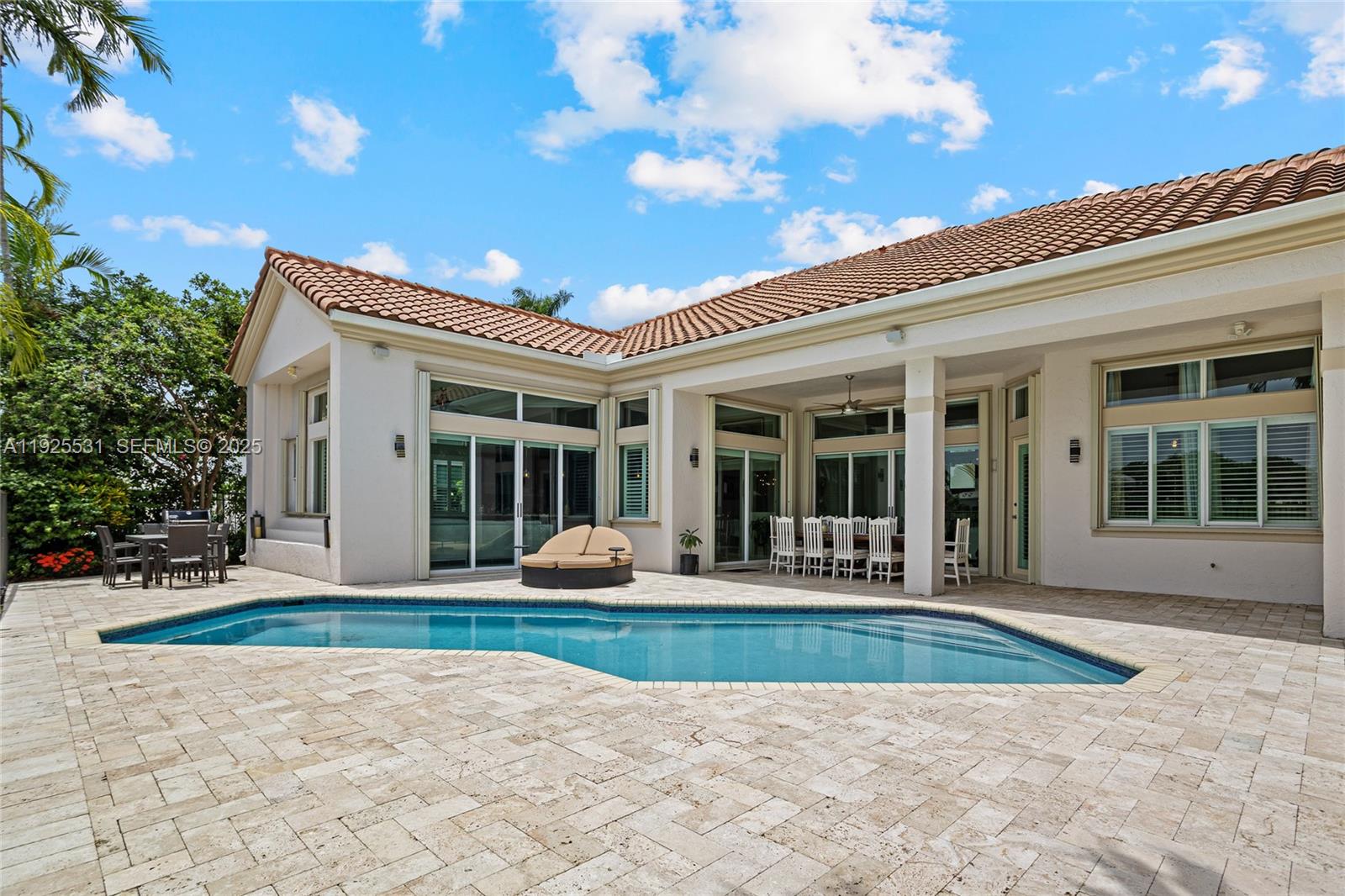 2706 Oakmont Weston, FL 33332