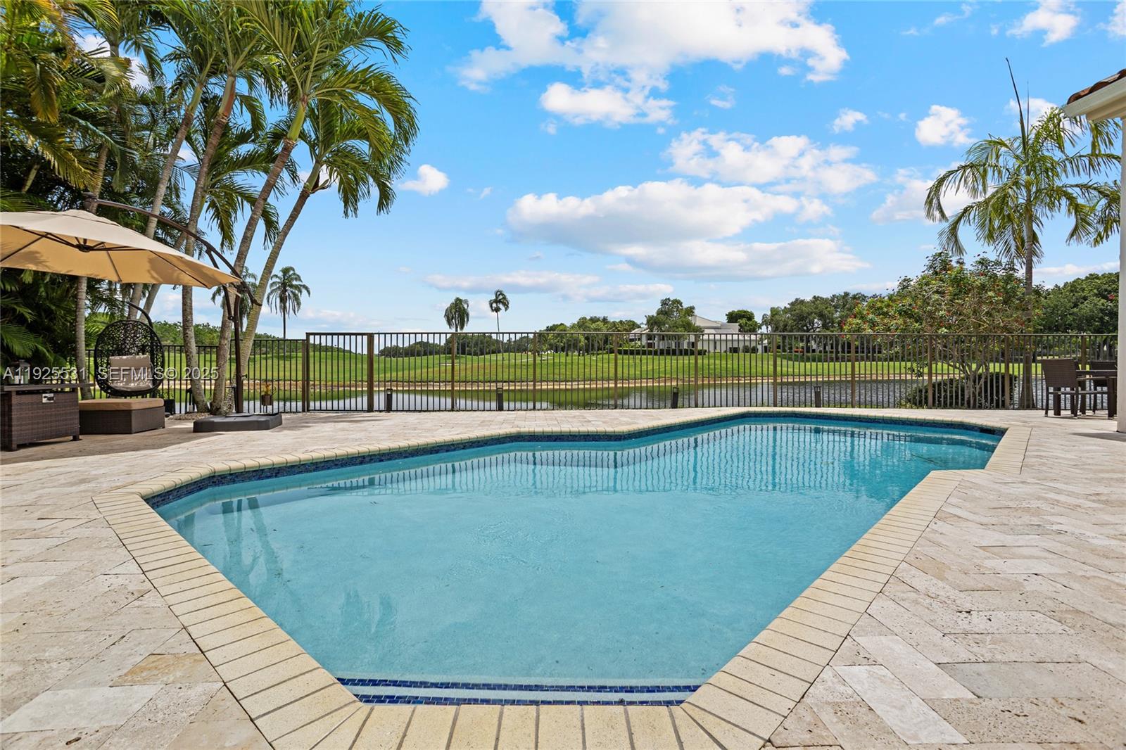 2706 Oakmont Weston, FL 33332