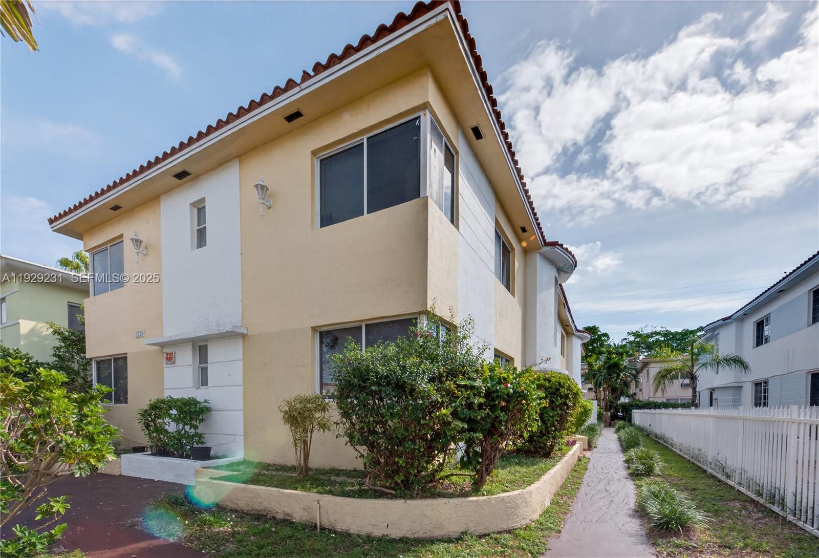 1220 Marseille Dr #5 Miami Beach, FL 33141