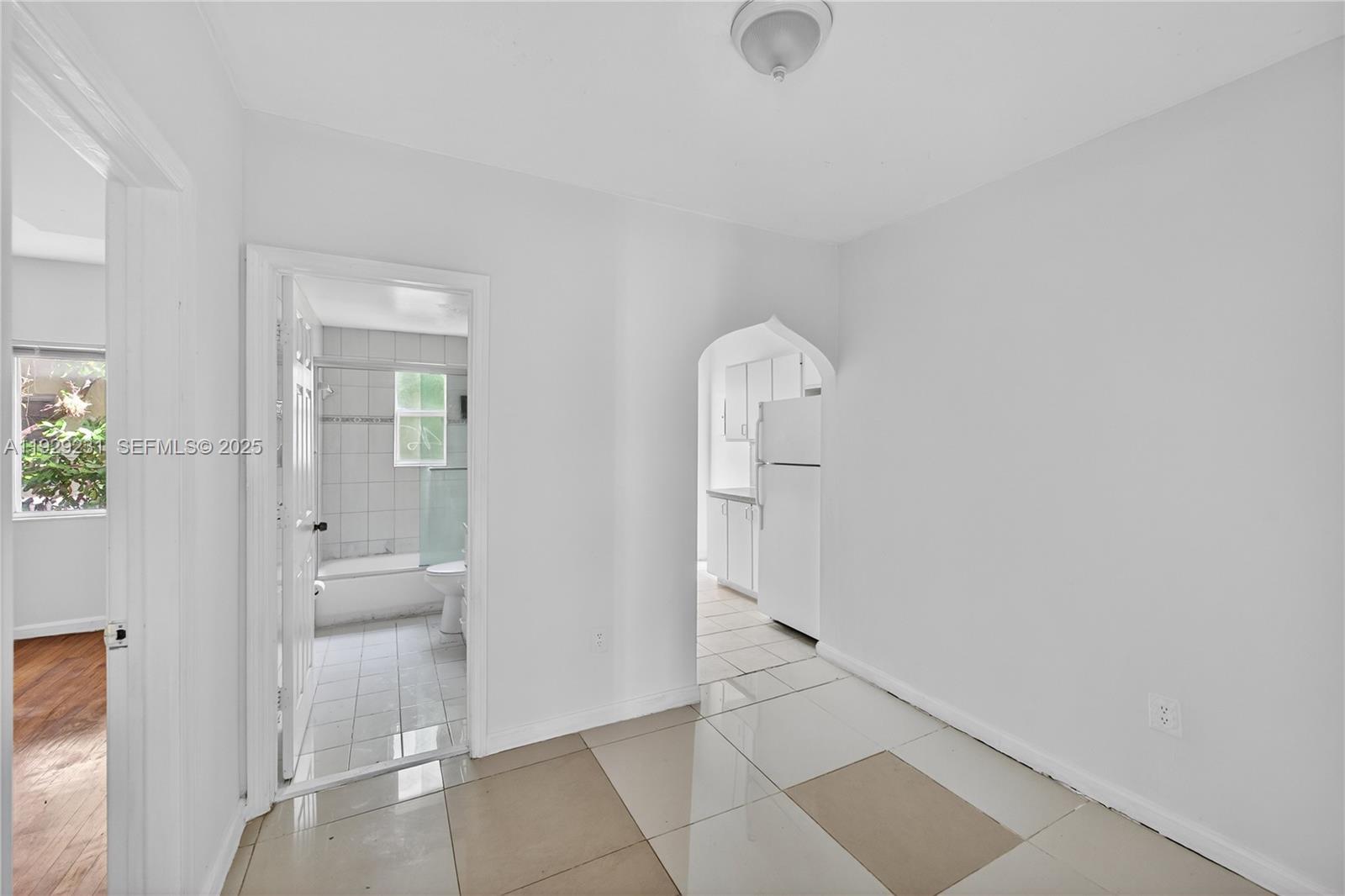 1220 Marseille Dr #5 Miami Beach, FL 33141