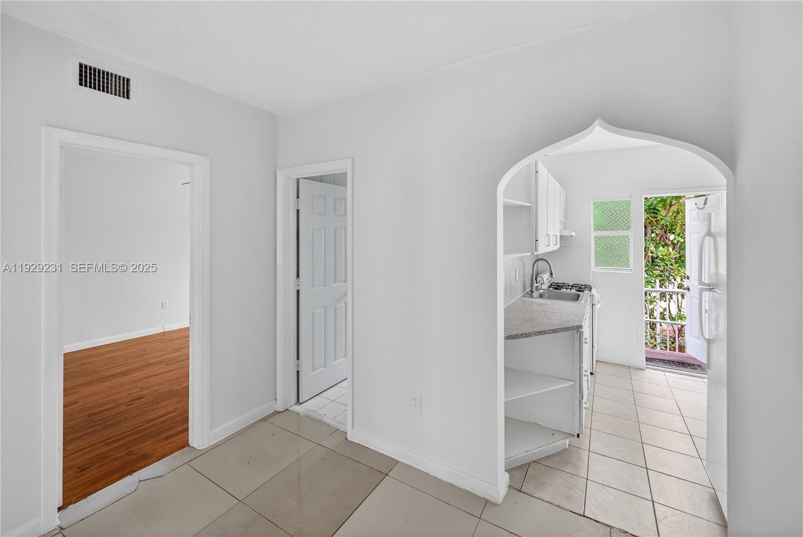 1220 Marseille Dr #5 Miami Beach, FL 33141