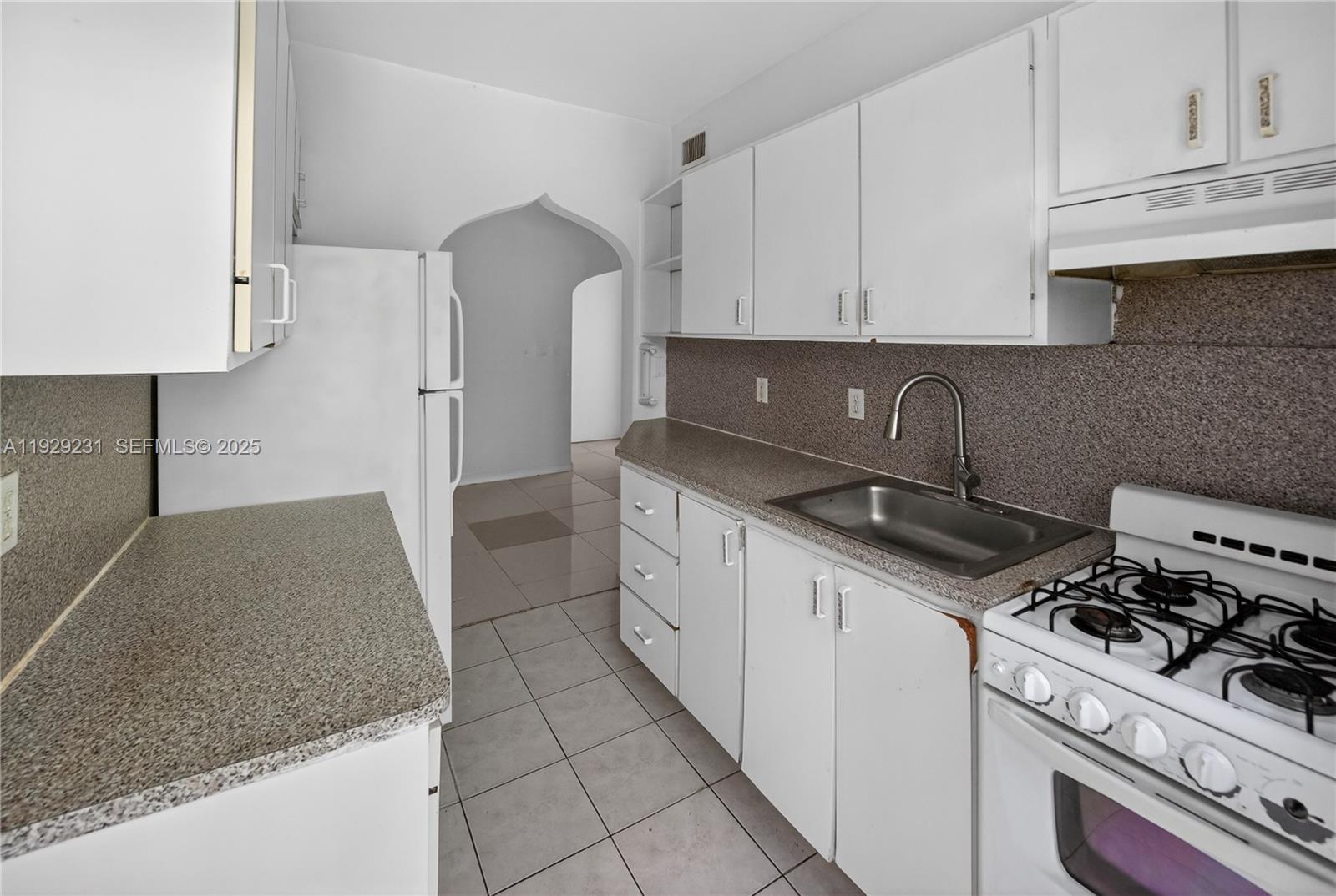 1220 Marseille Dr #5 Miami Beach, FL 33141