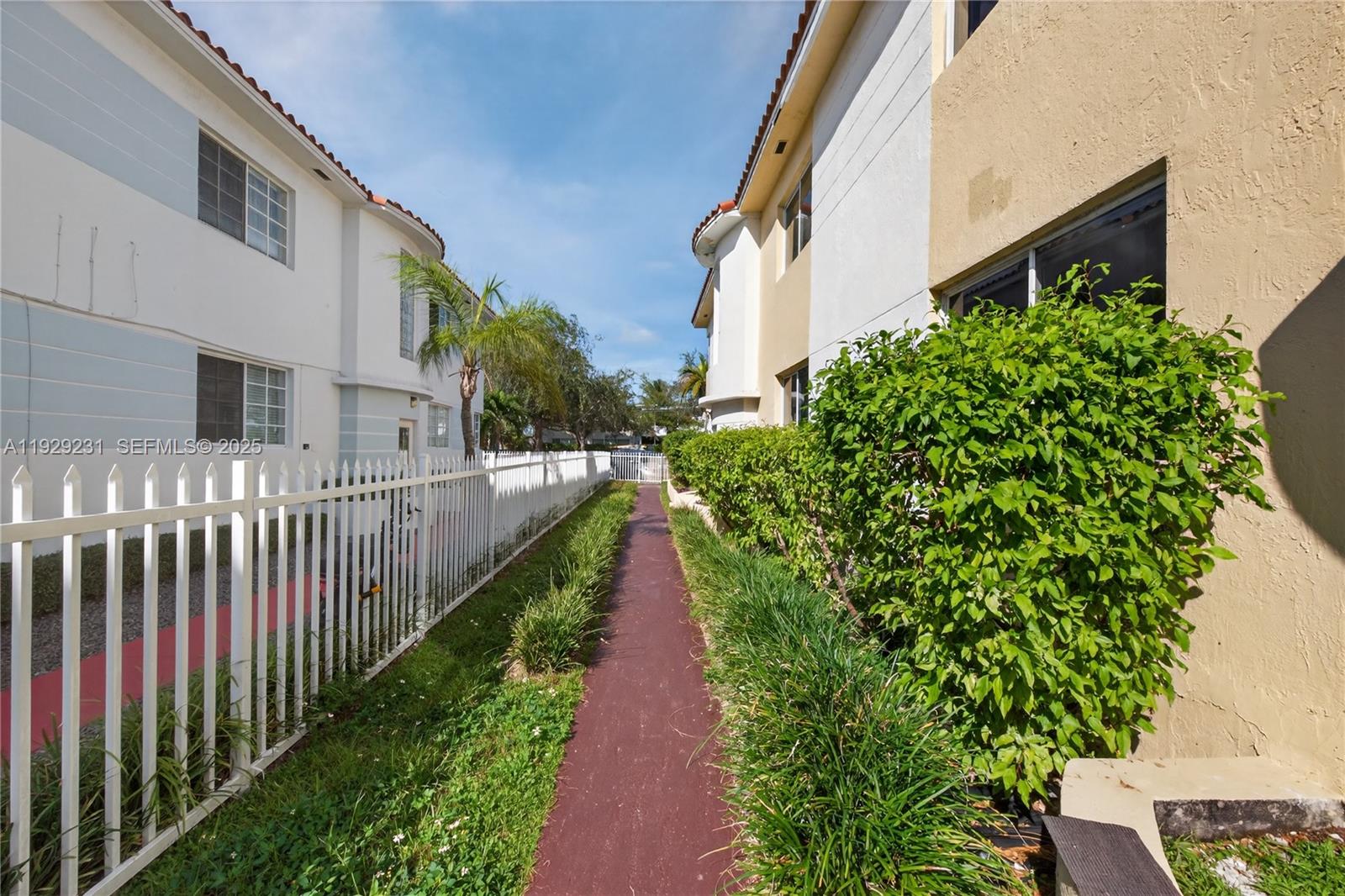 1220 Marseille Dr #5 Miami Beach, FL 33141