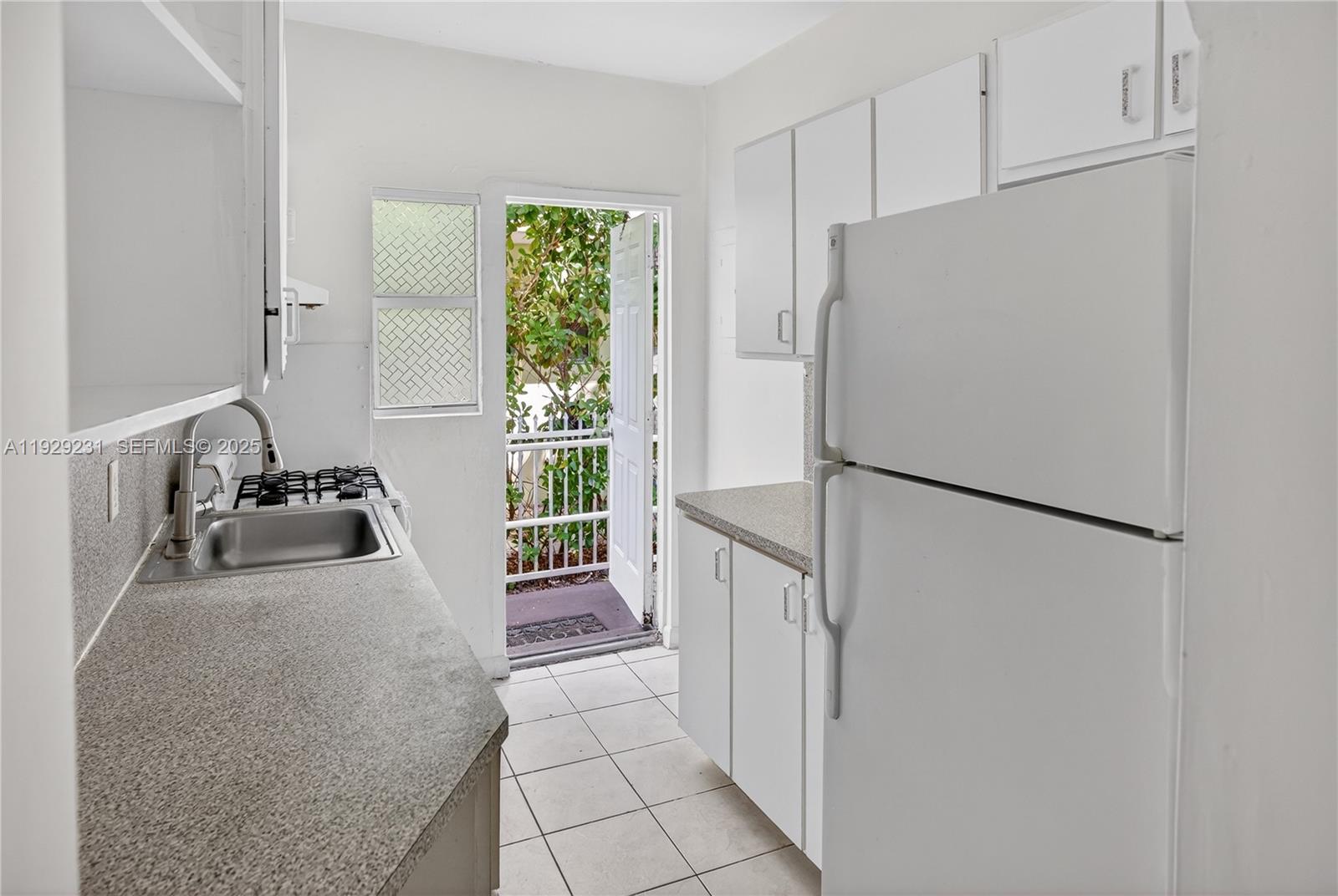 1220 Marseille Dr #5 Miami Beach, FL 33141