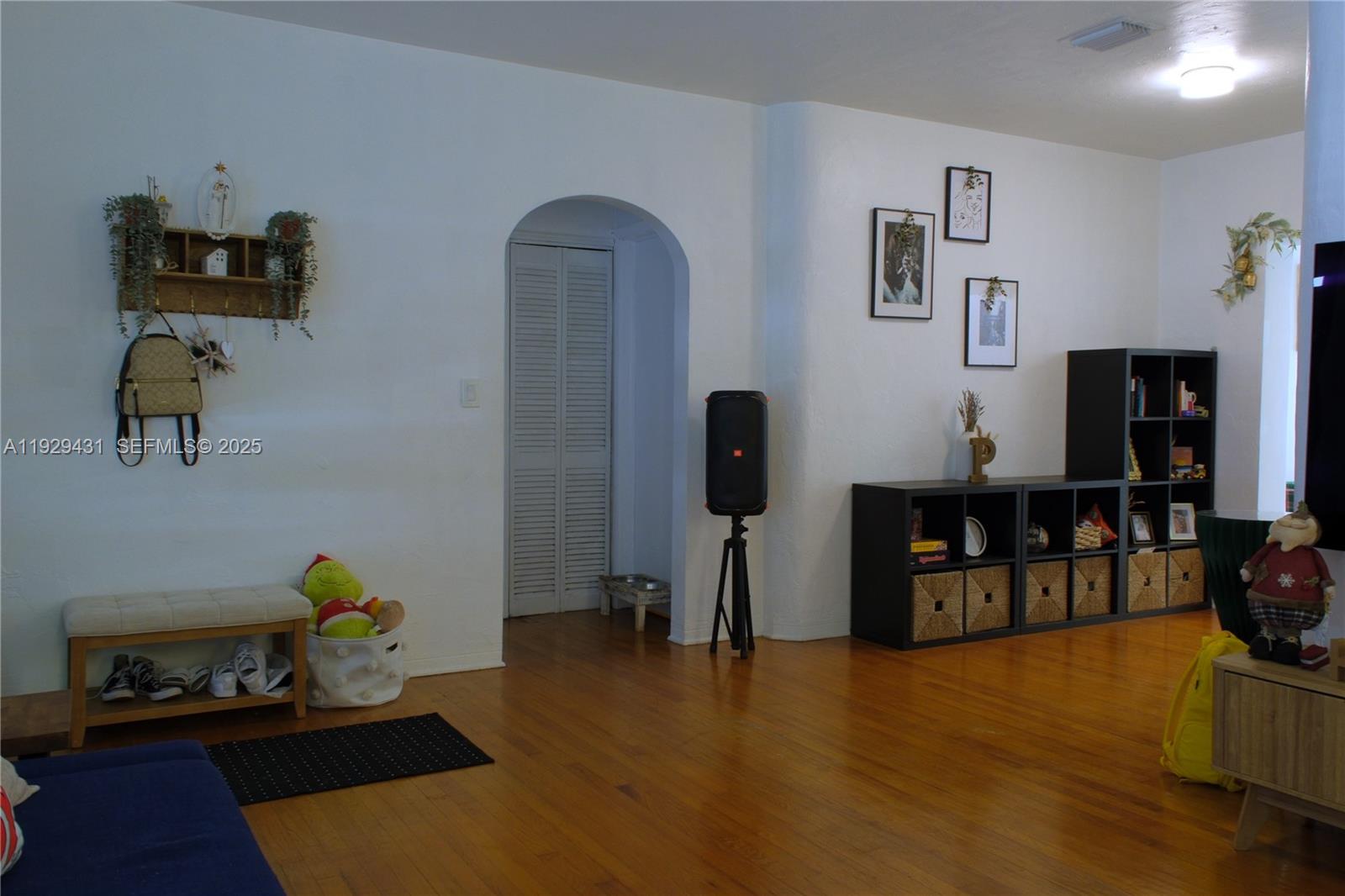 2818 SW 19th St Miami, FL 33145