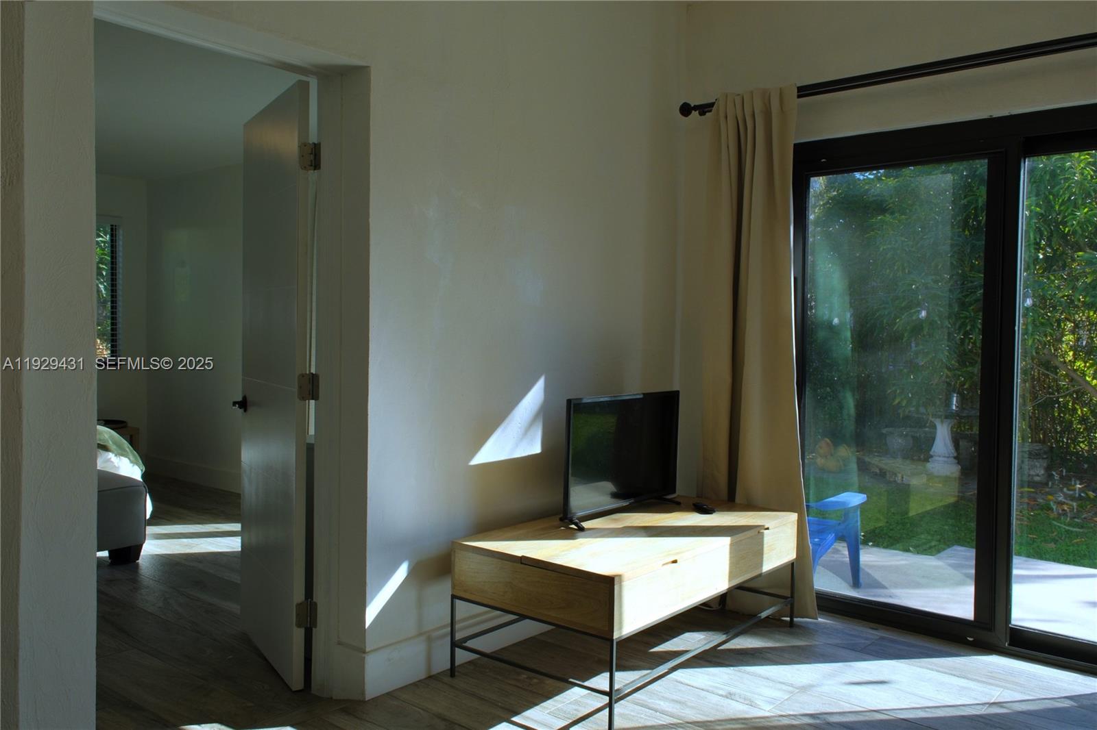 2818 SW 19th St Miami, FL 33145