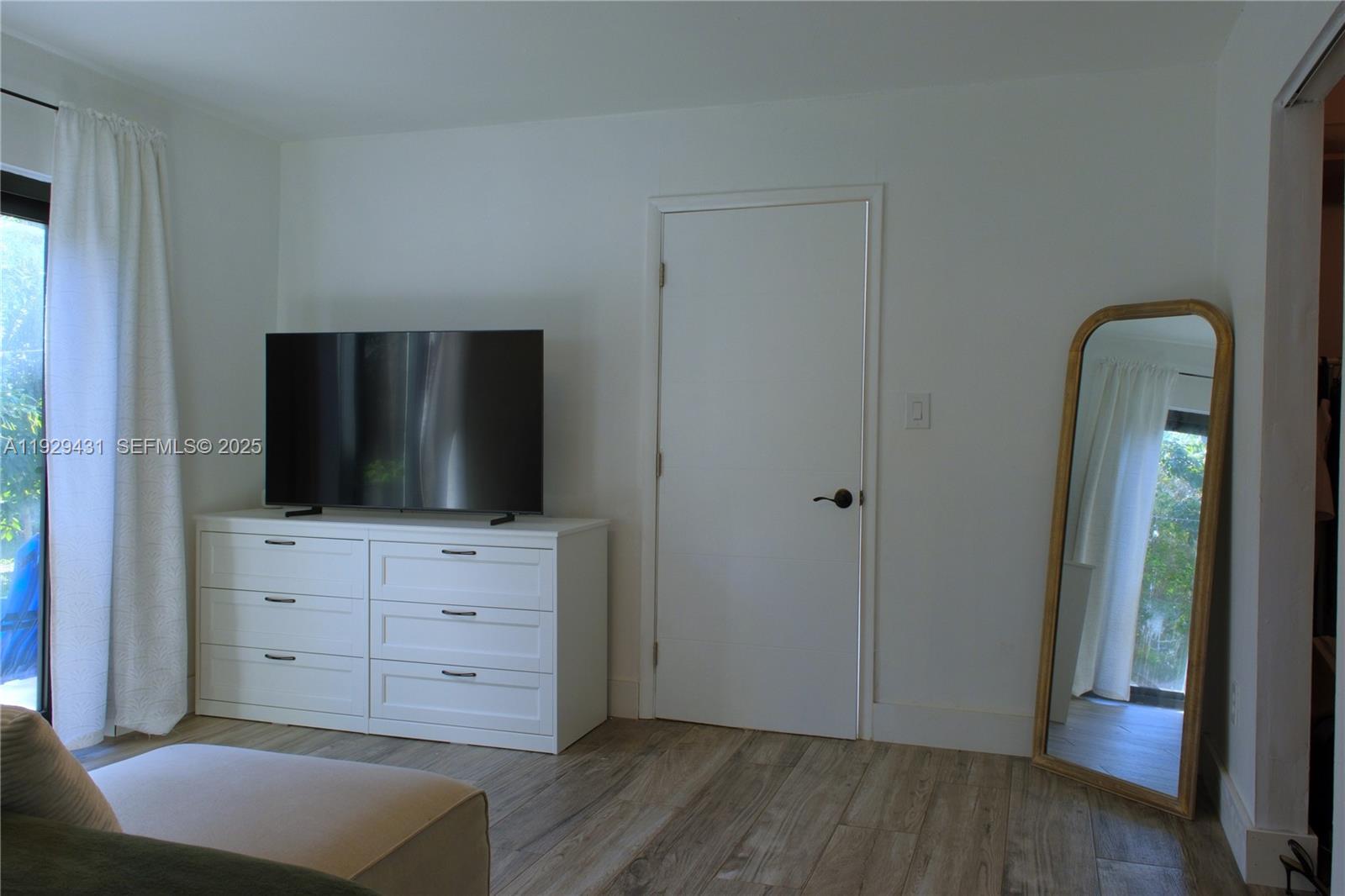 2818 SW 19th St Miami, FL 33145