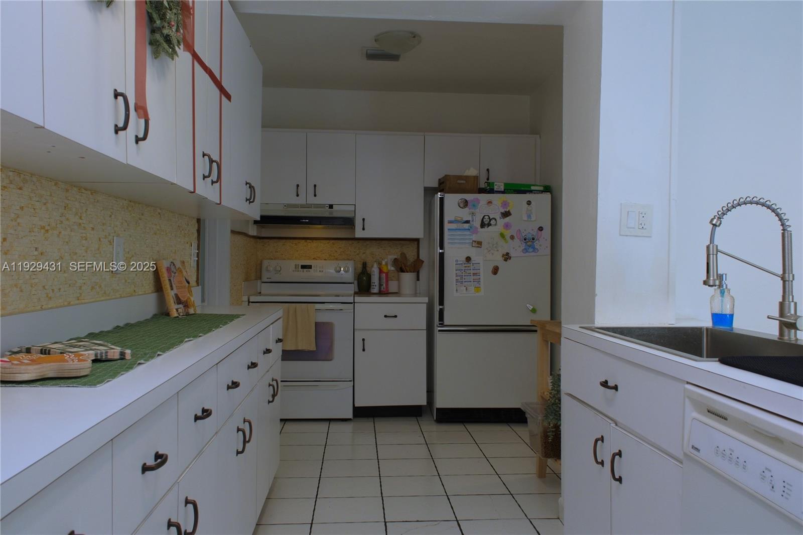 2818 SW 19th St Miami, FL 33145