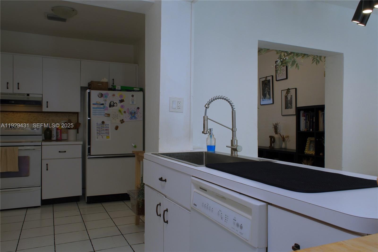 2818 SW 19th St Miami, FL 33145