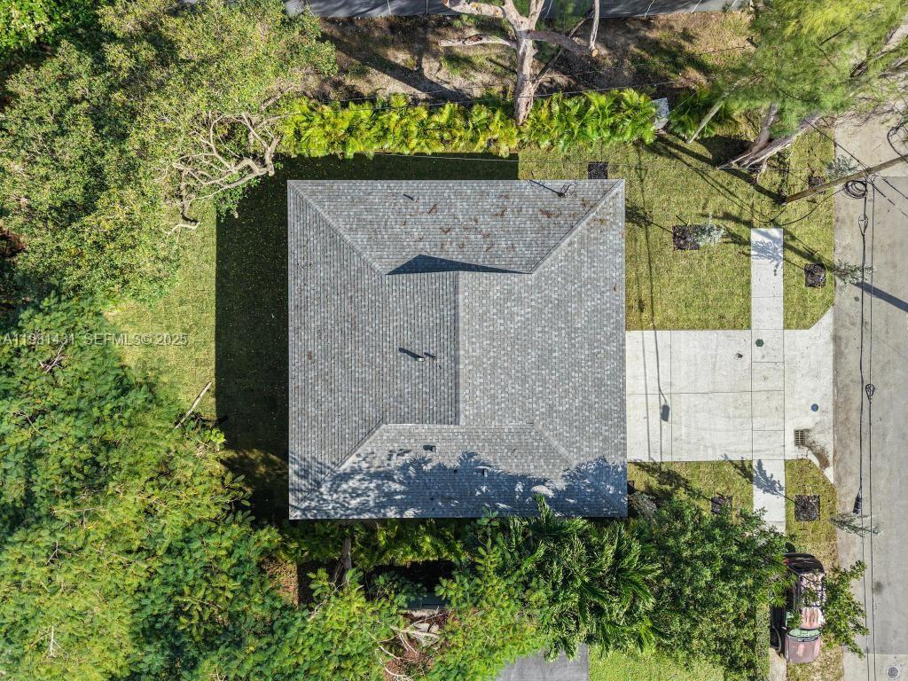 755 NW 83rd St Miami, FL 33150