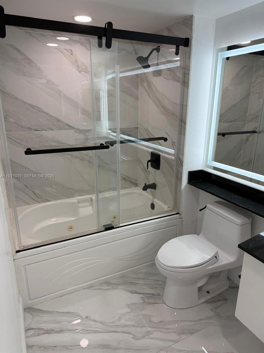 image Brickell on the River North9