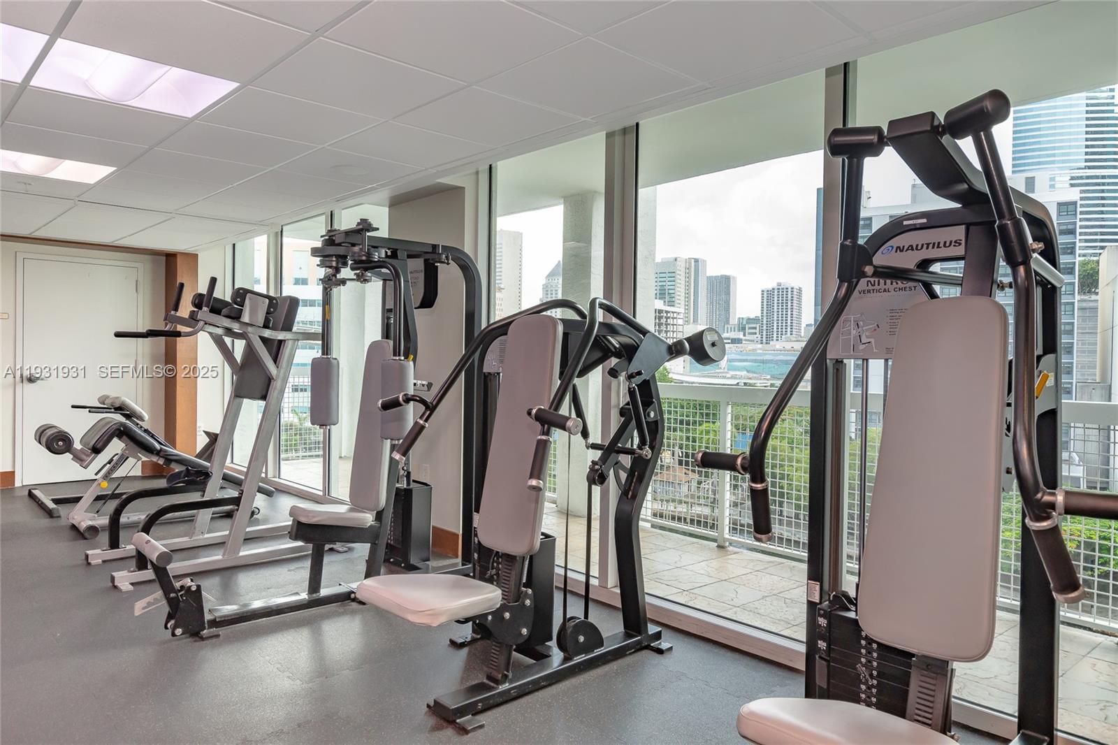 image Brickell on the River North23