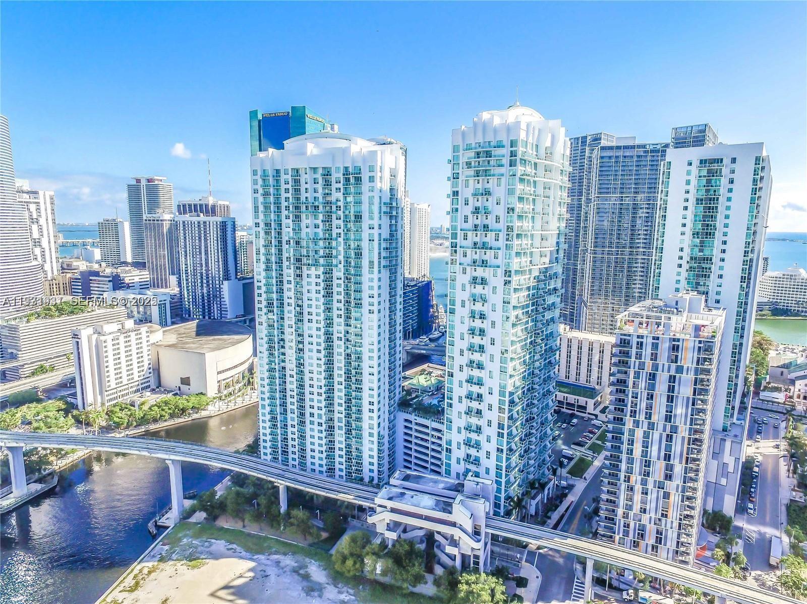 image Brickell on the River North34