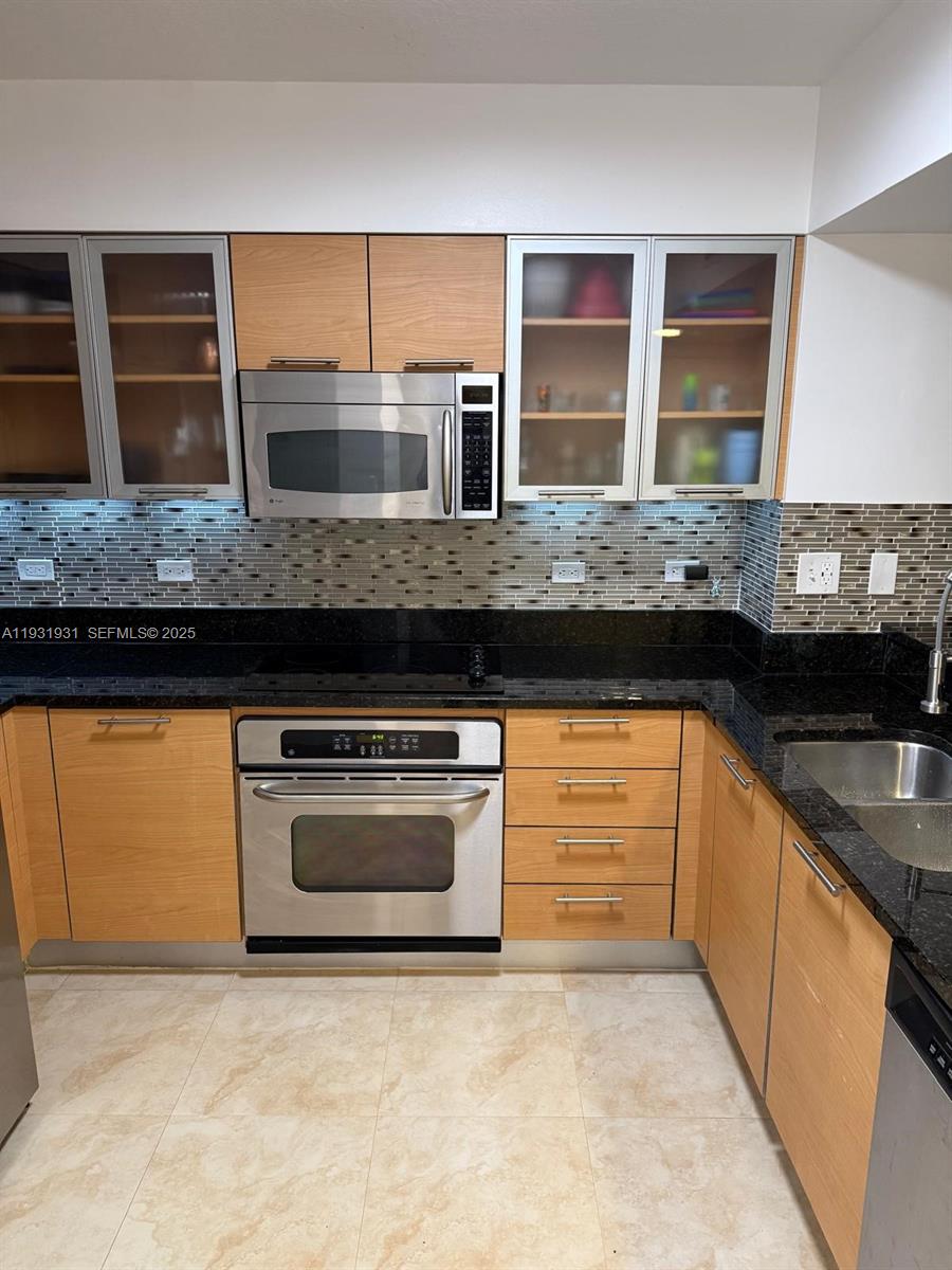 image Brickell on the River North5