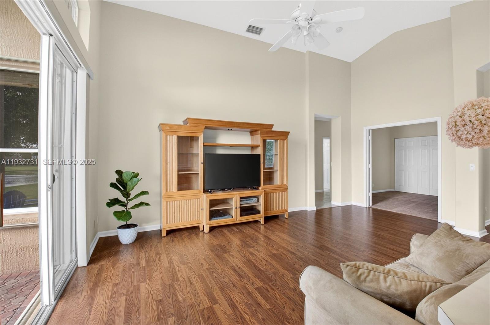 6595 Jackie Way Lake Worth, FL 33467