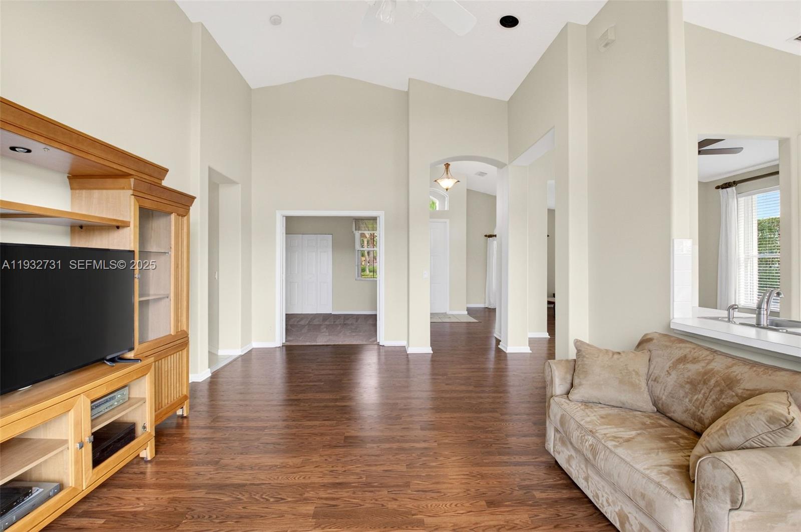 6595 Jackie Way Lake Worth, FL 33467