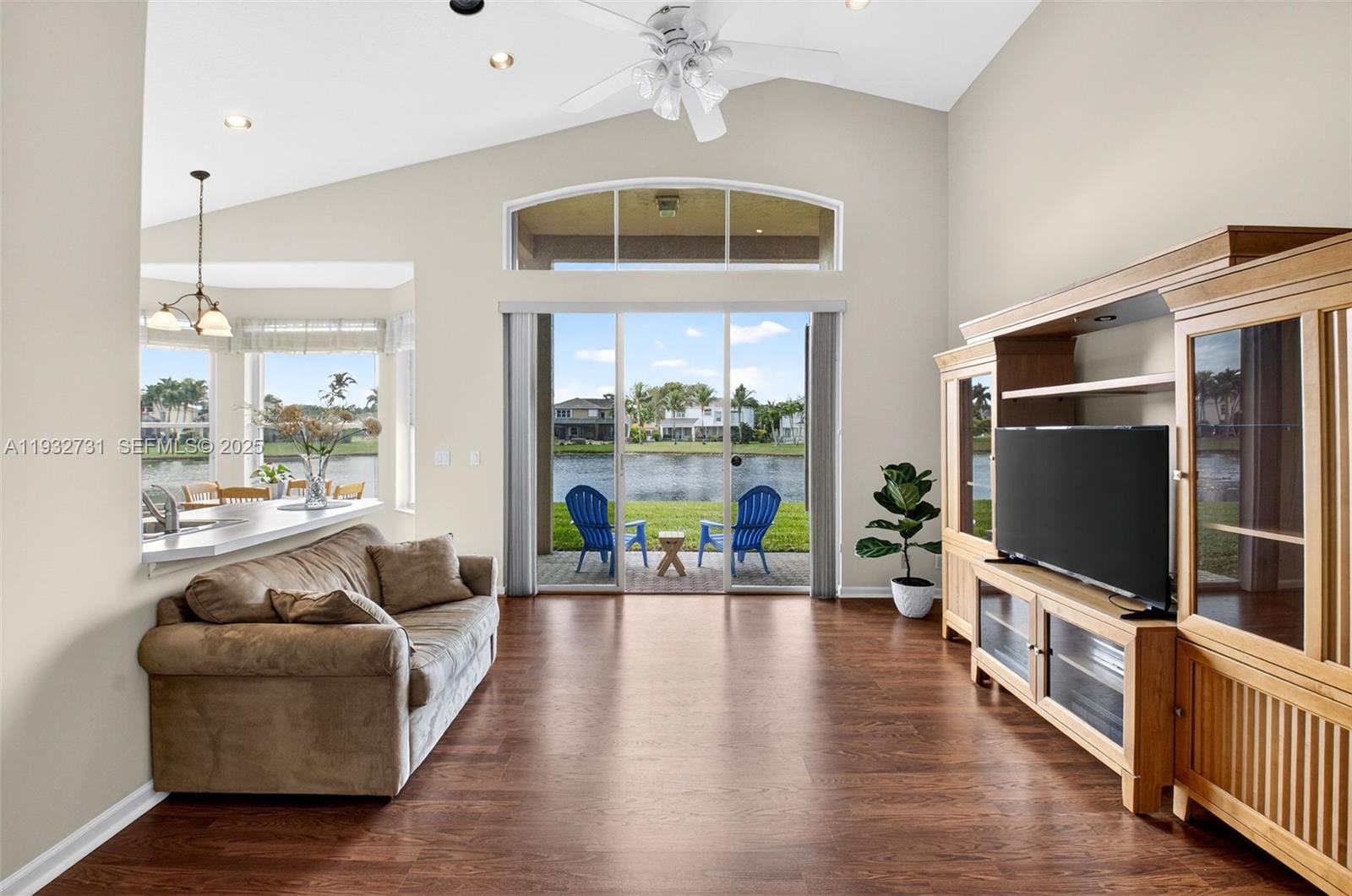 6595 Jackie Way Lake Worth, FL 33467