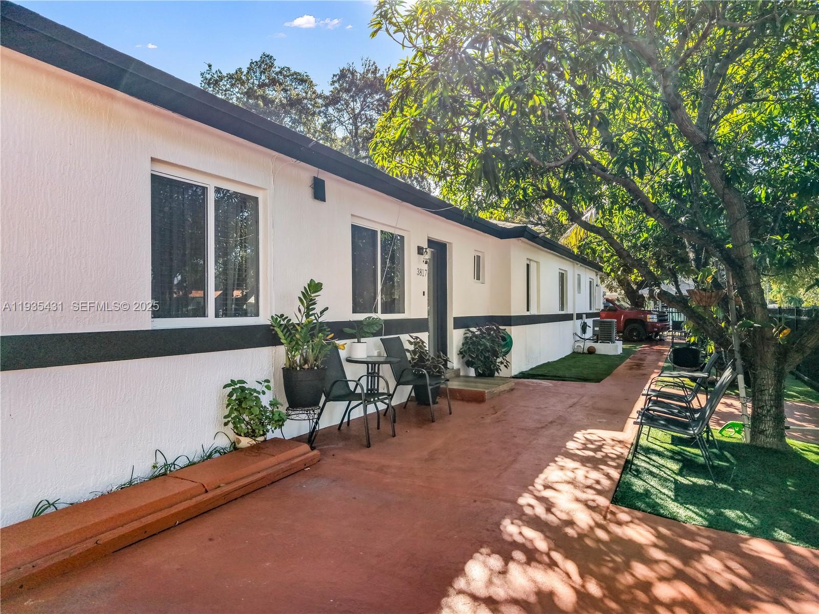 3815 NW 13th Ave Miami, FL 33142