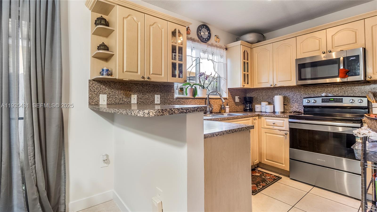 3815 NW 13th Ave Miami, FL 33142