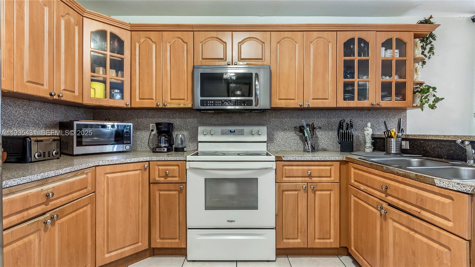 3815 NW 13th Ave Miami, FL 33142