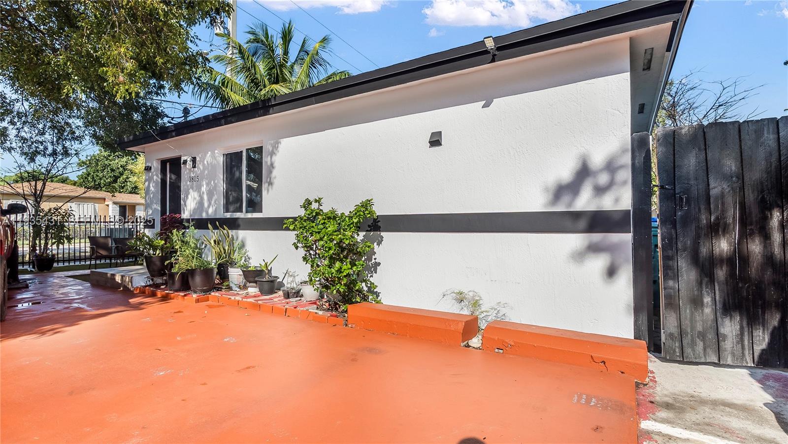 3815 NW 13th Ave Miami, FL 33142