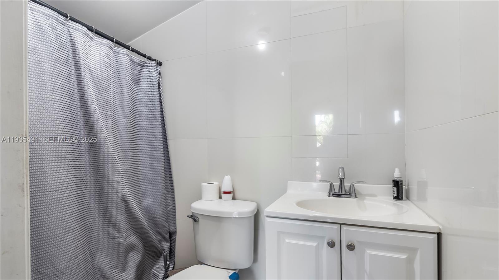 3815 NW 13th Ave Miami, FL 33142