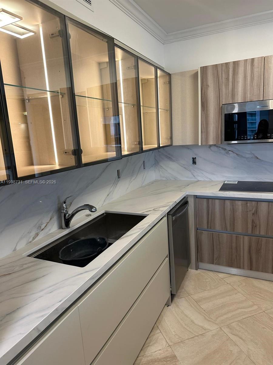 19500 Turnberry Way #12E