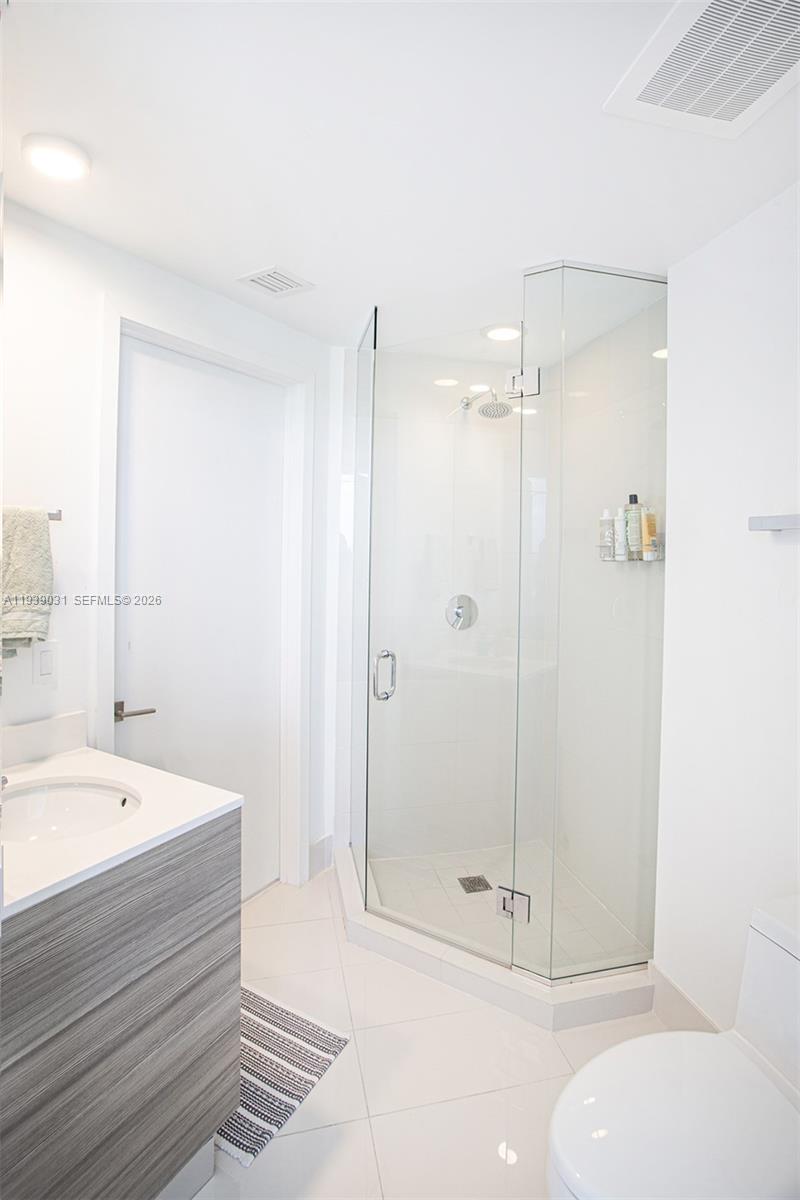 121 NE 34th St #2616 Miami, FL 33137